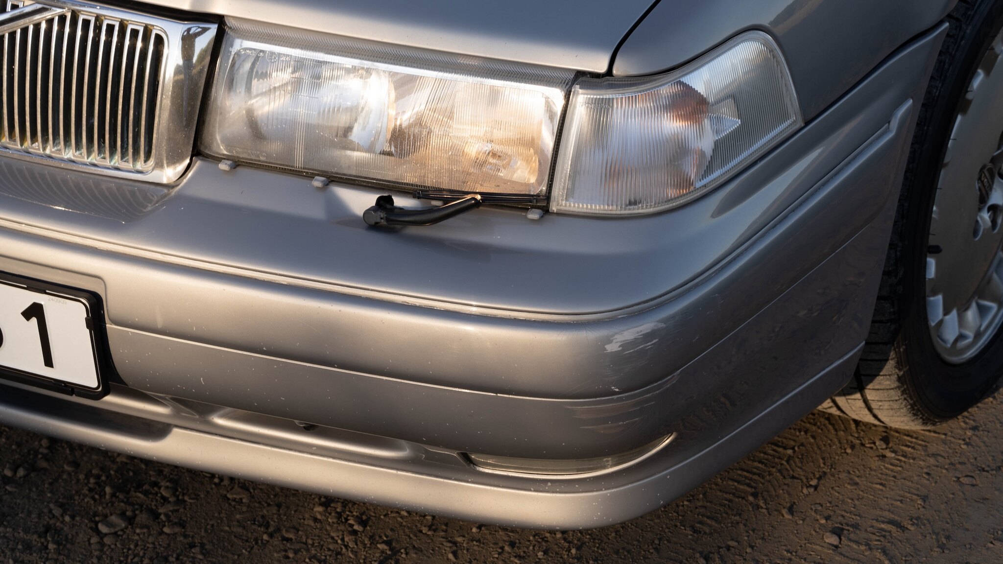 Exterior image of 1996 VOLVO 960 Executive