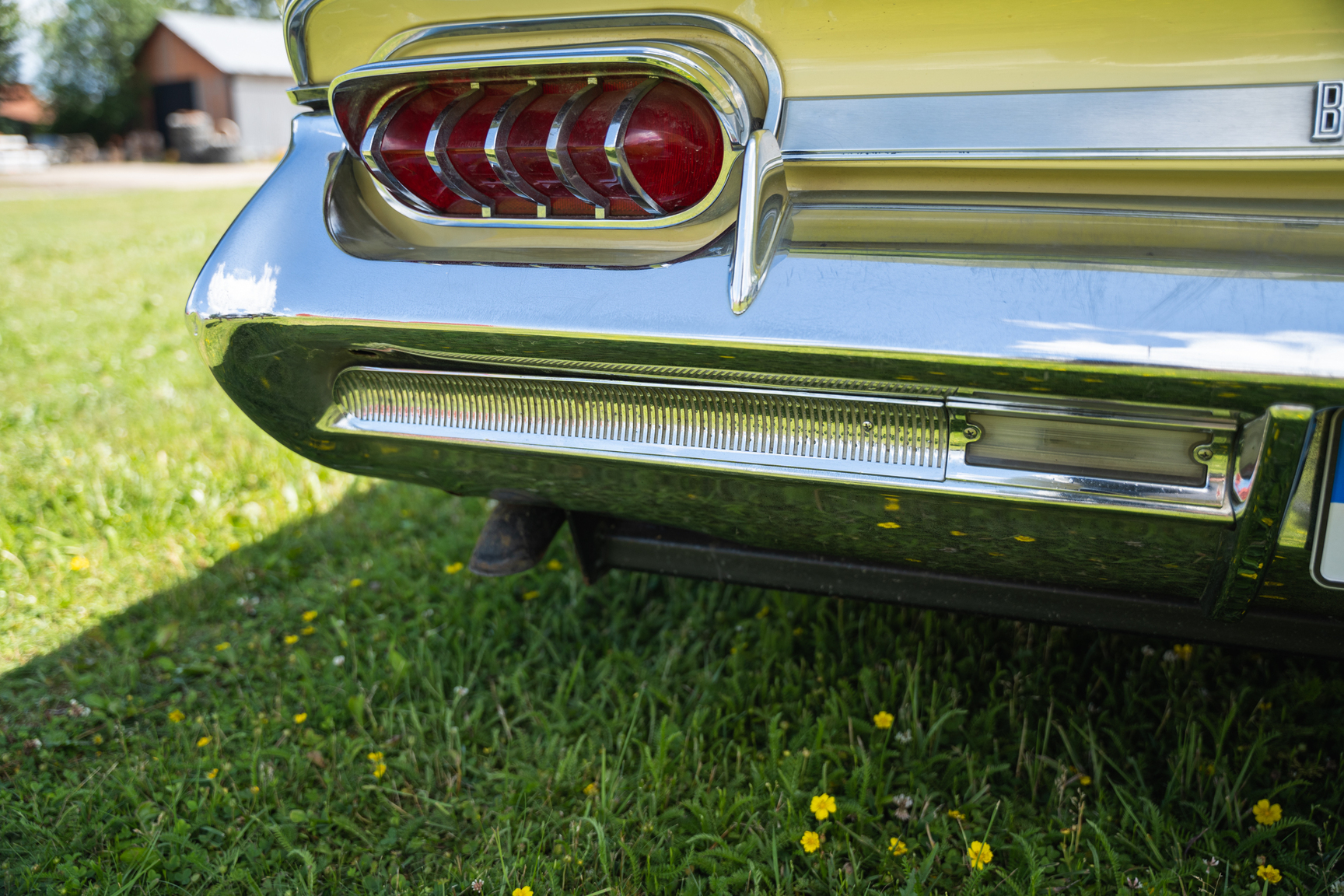 Exterior image of 1961 Buick Electra 225 cab (48)