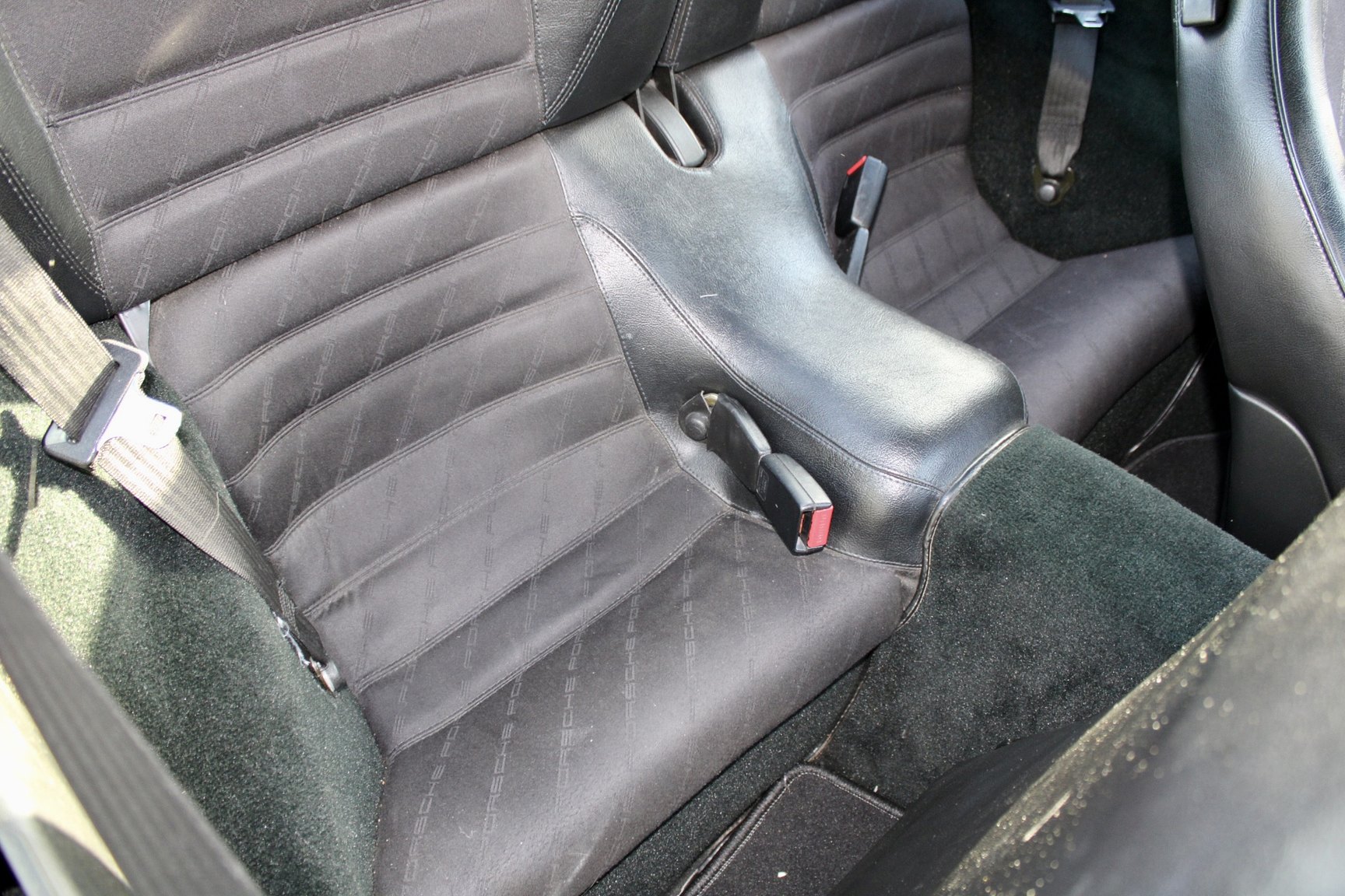 Interior image of 1991 PORSCHE 944 S2