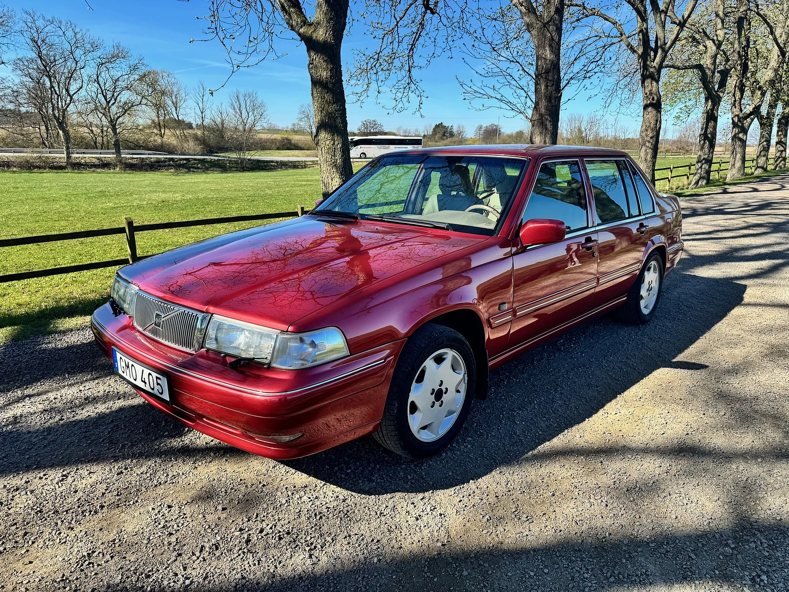 Exterior image of 1998 Volvo S90 3.0 (11)