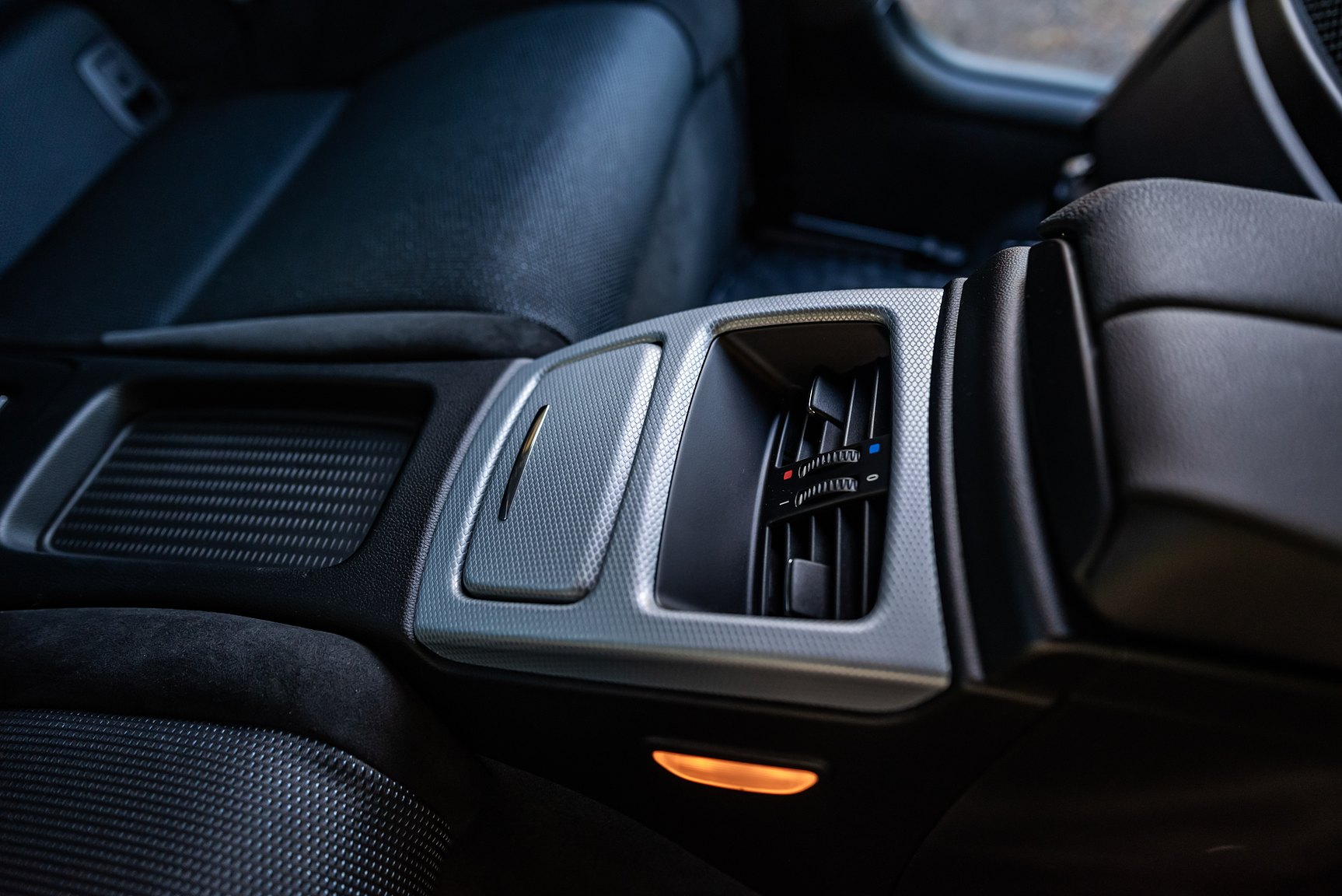 Interior image of 2009 BMW 325Xi