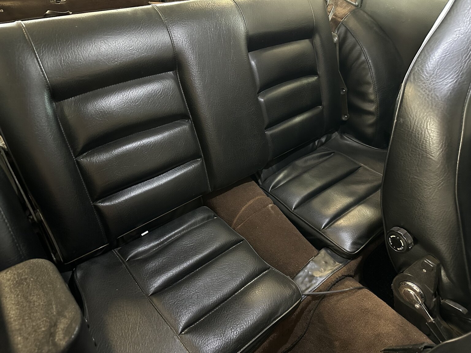 Interior image of 1973 Volvo 1800 ES (32)