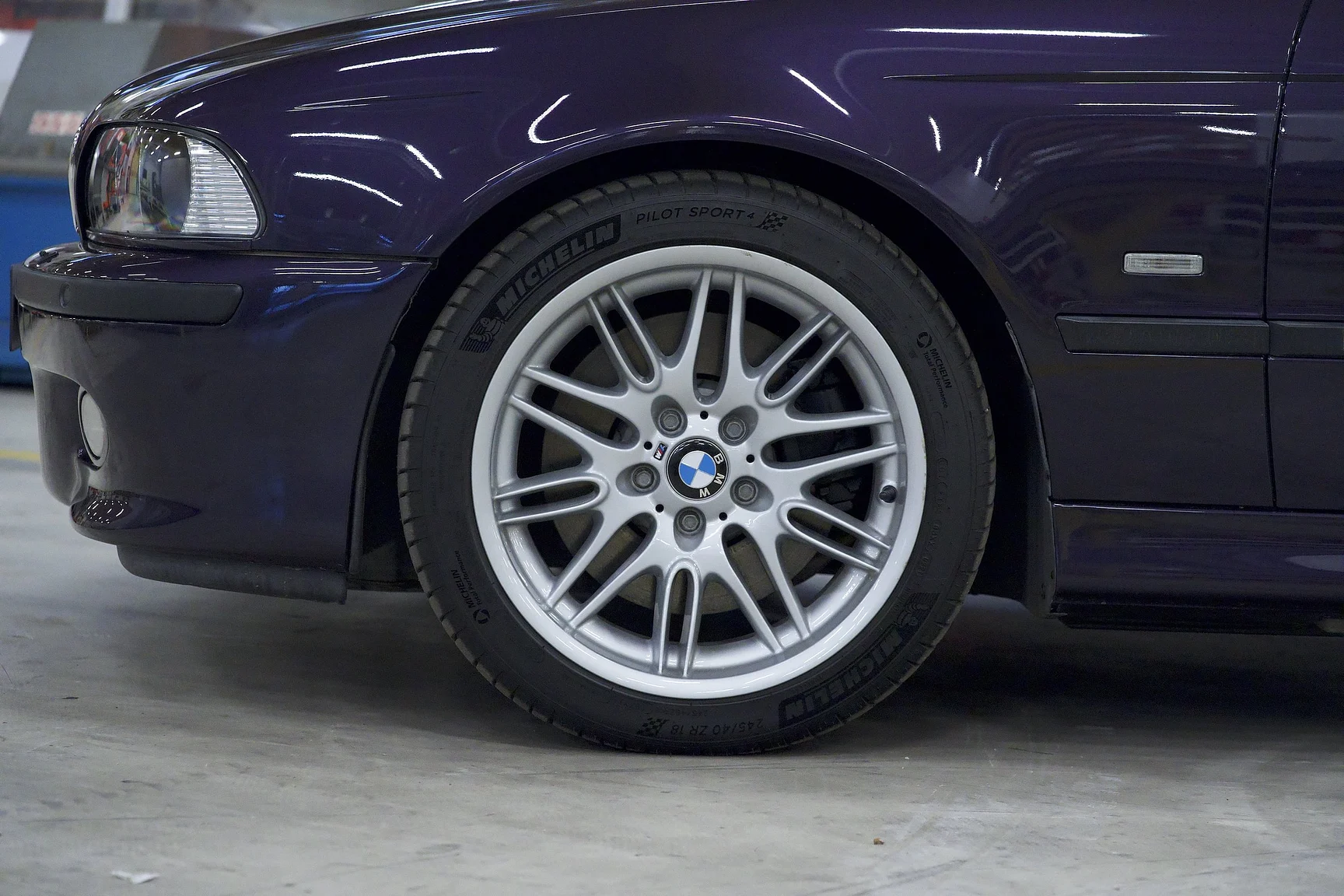 Exteriörbild på 2002 BMW M5 E39 (56)