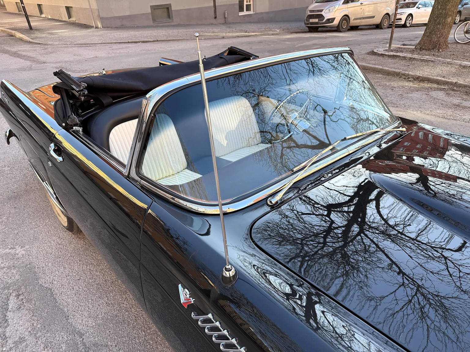 Aussenfoto 1955 Ford Thunderbird (38)