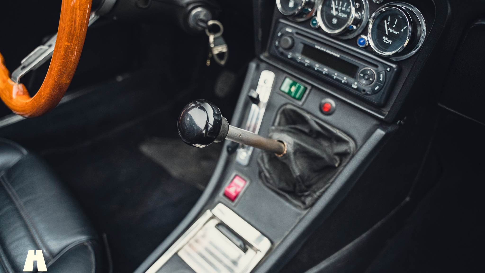 Interior image of 1980 Alfa Romeo 2000 Spider