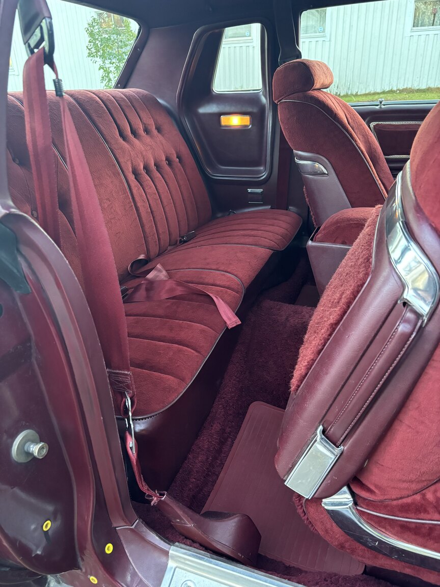 Interior image of 1976 Chrysler Cordoba