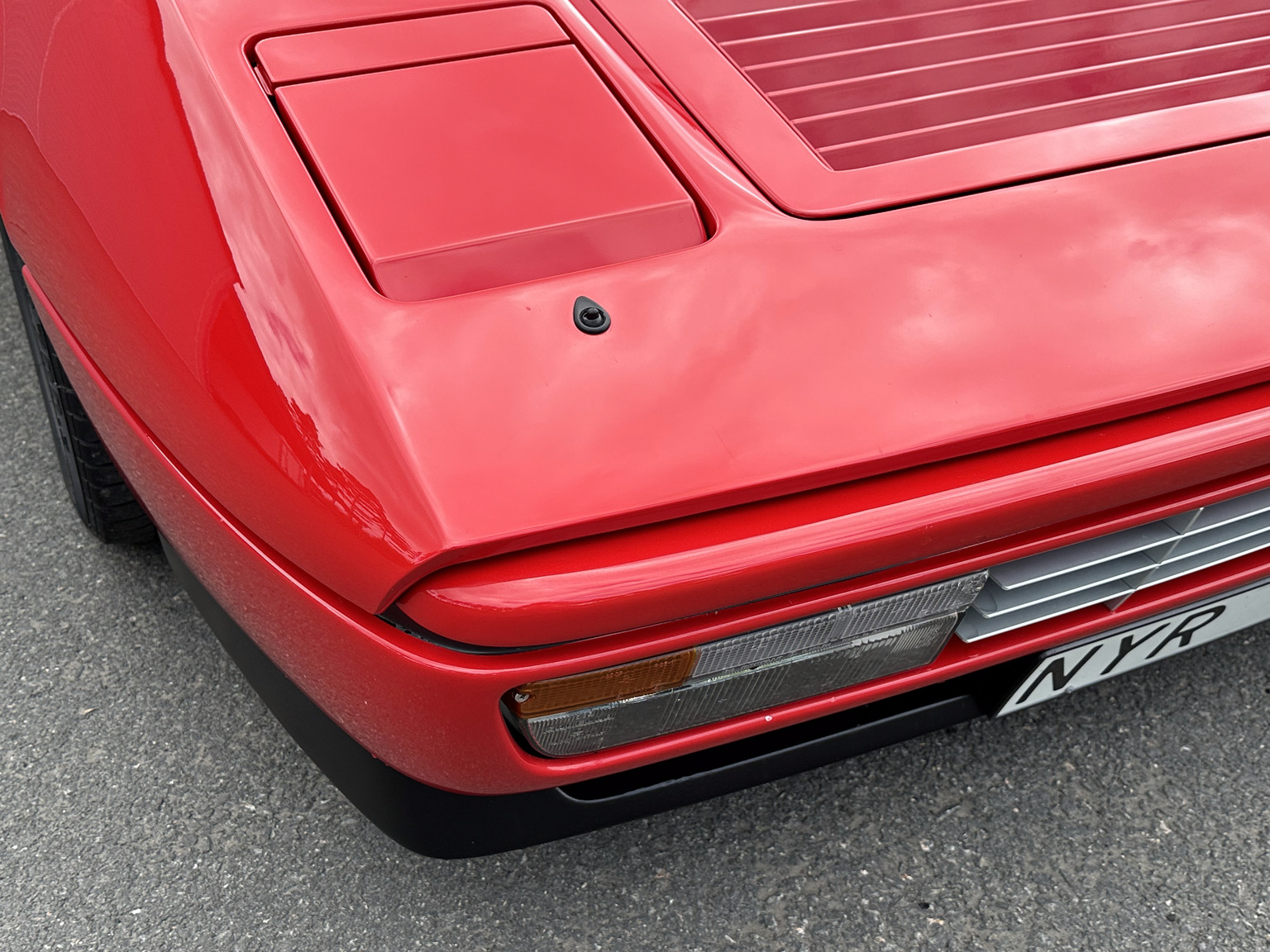 Exteriörbild på 1988 Ferrari 328 GTB