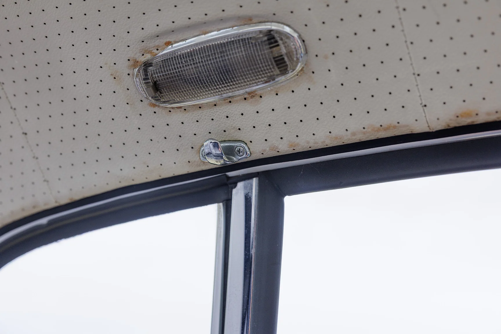 Innenraumfoto von 1968 Volkswagen Typ 34 1600 L Karmann-Ghia (70)
