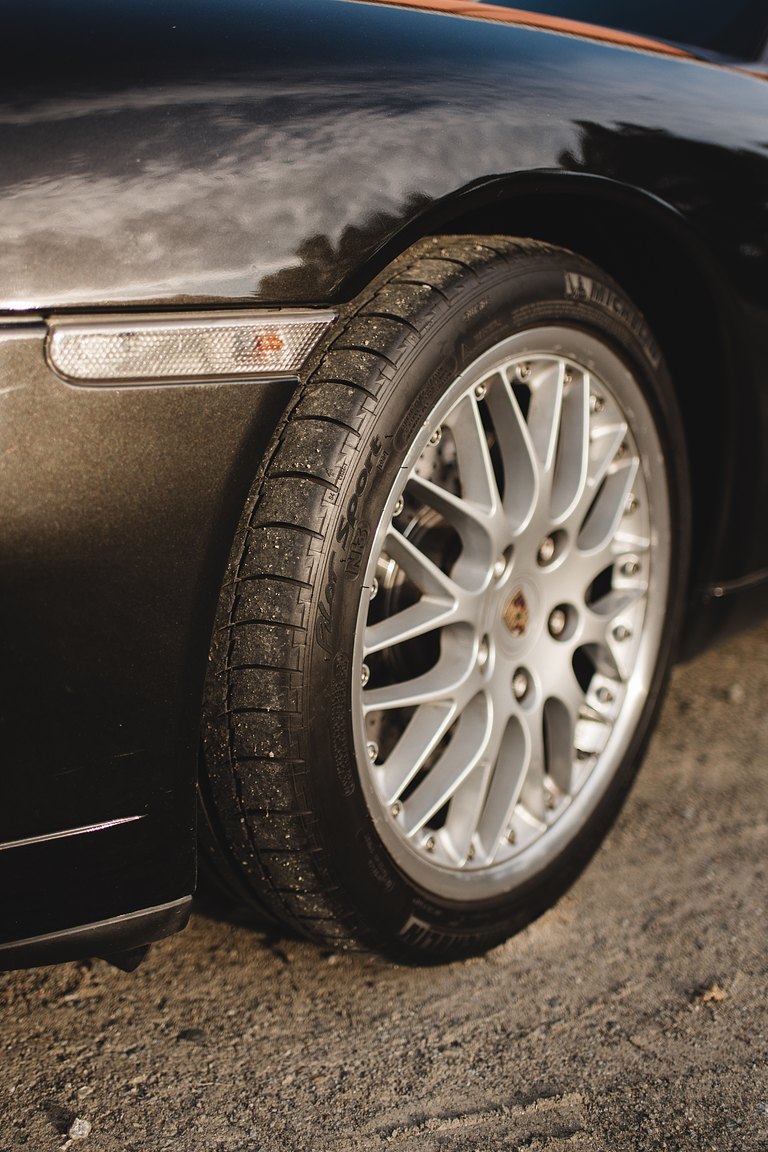 Exterior image of 1998 Porsche 996 Carrera 
