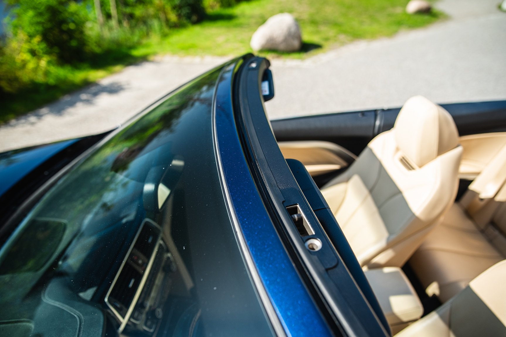 Exterior image of 2018 BMW 430i xDrive Convertible