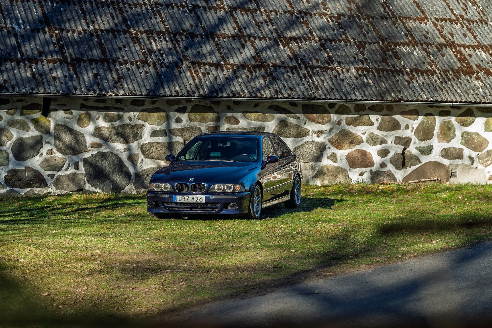 Exterior image of 1996 BMW 540iA (5)