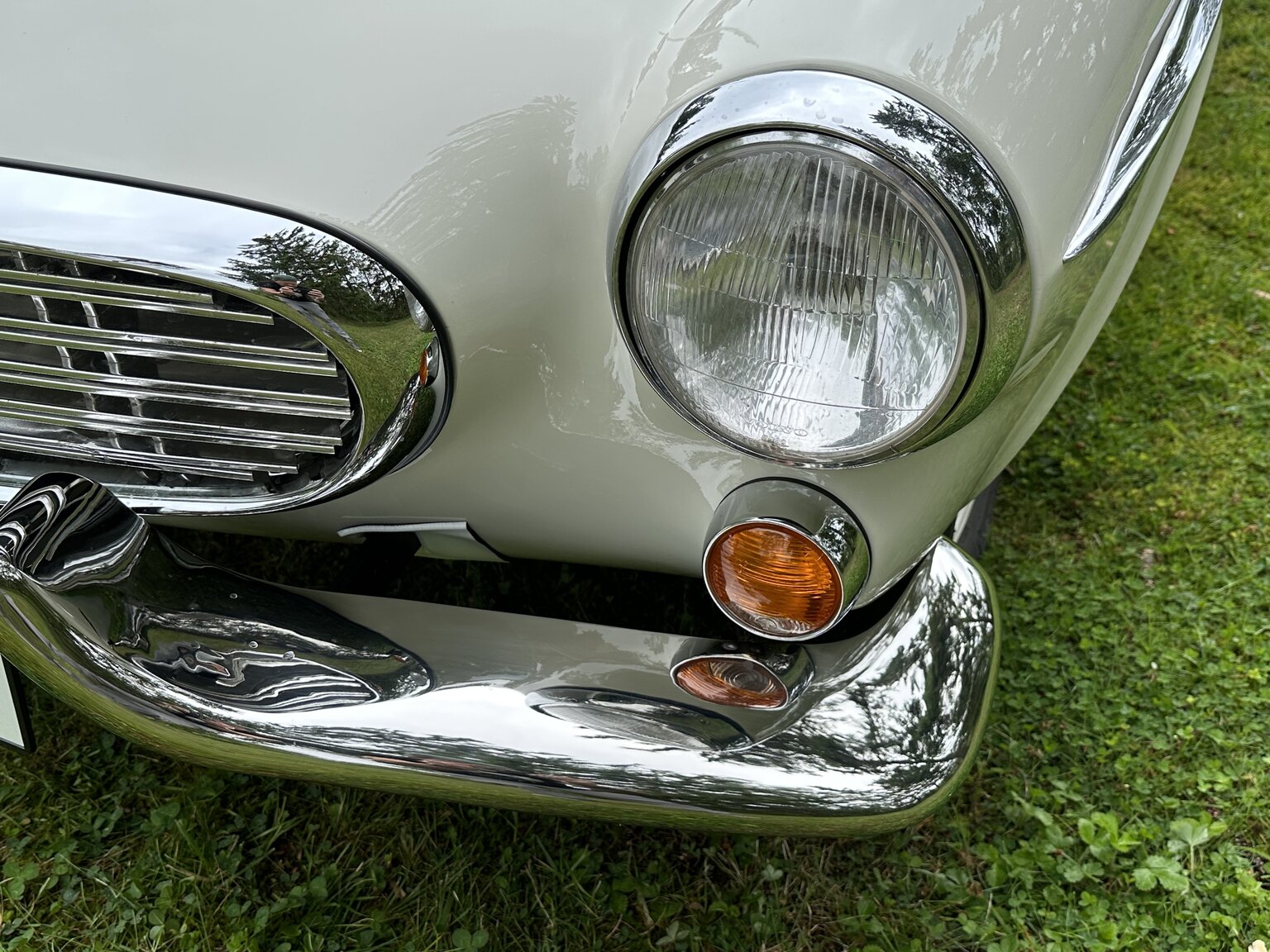 Exterior image of 1964 Volvo P 1800 S