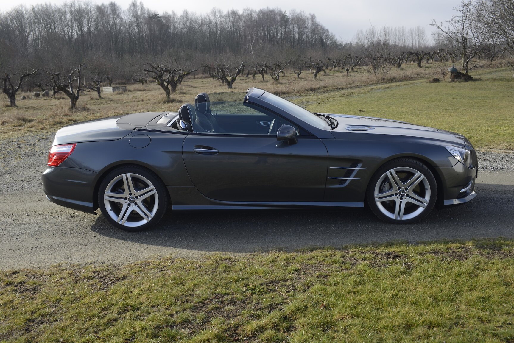 Exterior image of 2014 Mercedes-Benz SL500