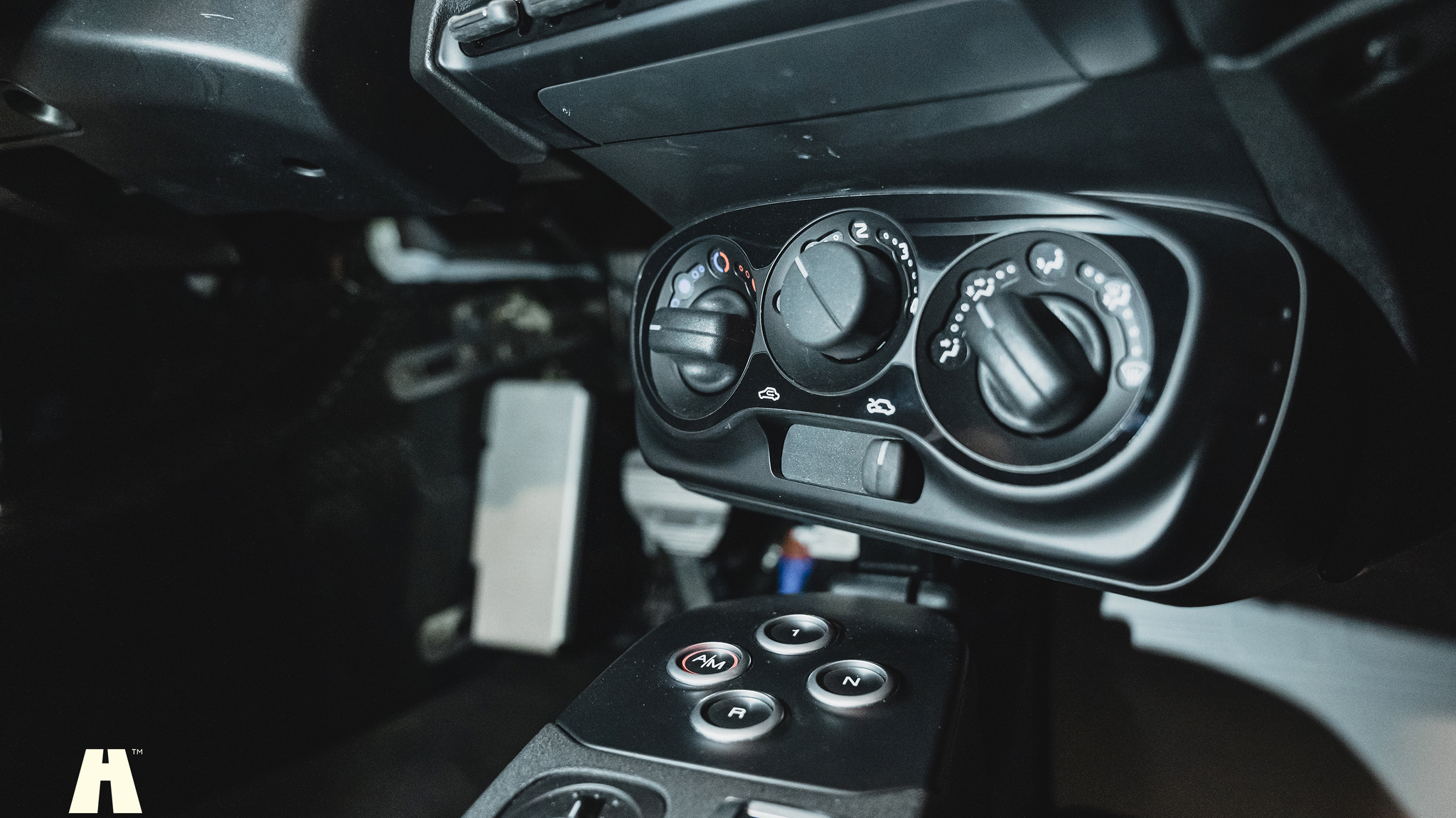 Interior image of 2016 Alfa Romeo 4C (37)