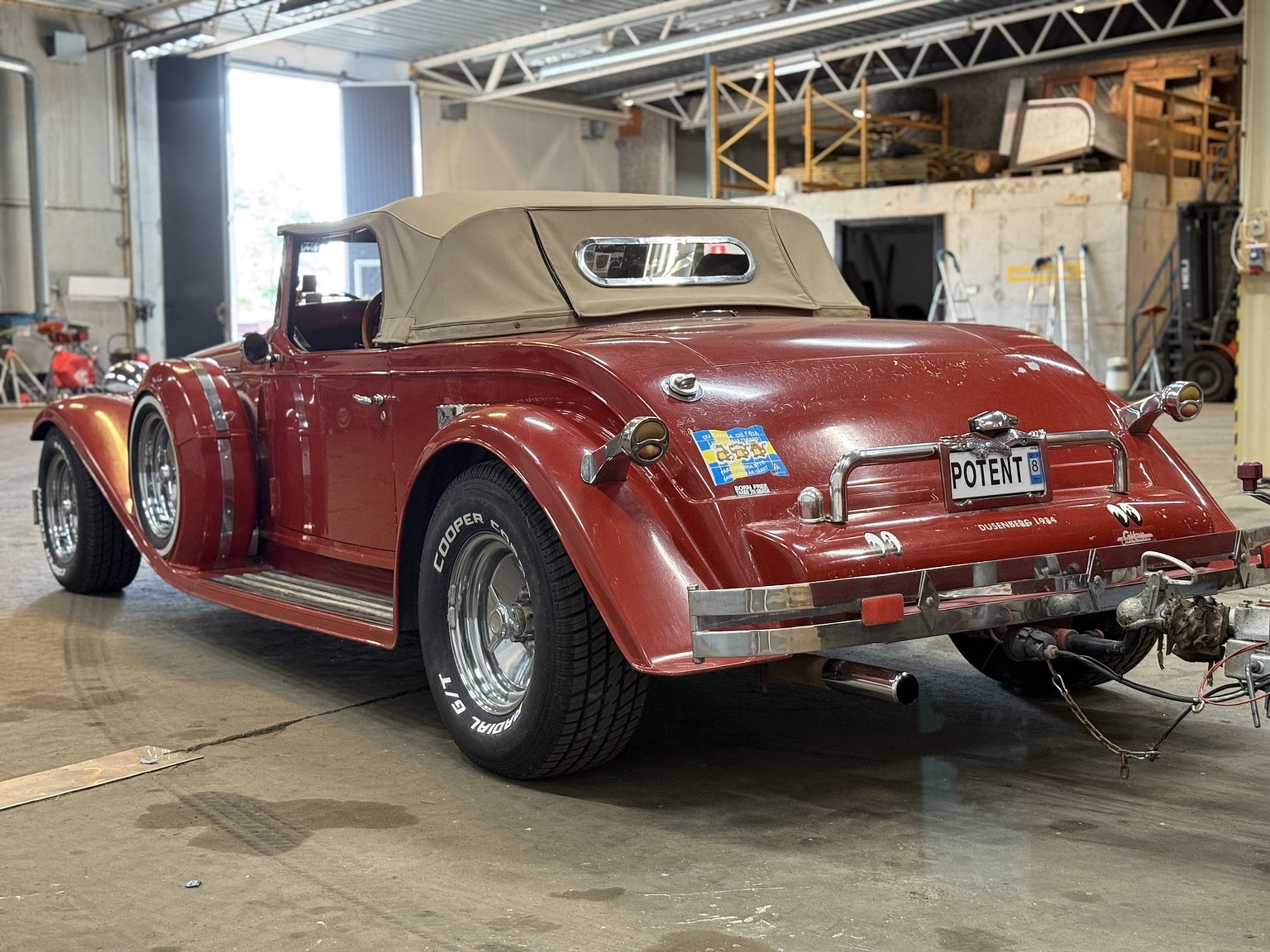 Exteriörbild på 1965 Duesenberg Roadster/StreetRod Replika 