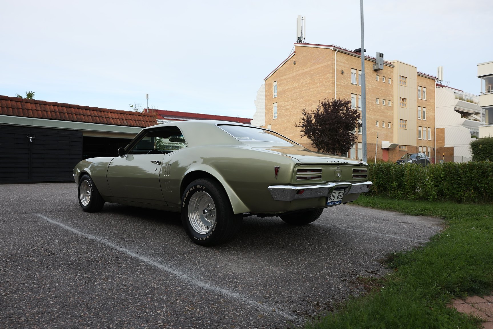 Exterior image of 1968 Pontiac Firebird 400 Ram Air