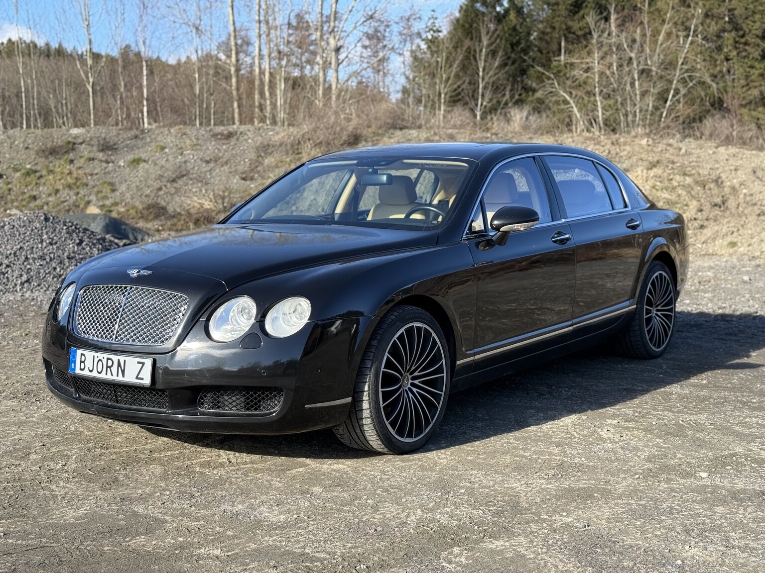 Exteriörbild på 2005 Bentley Flying Spur