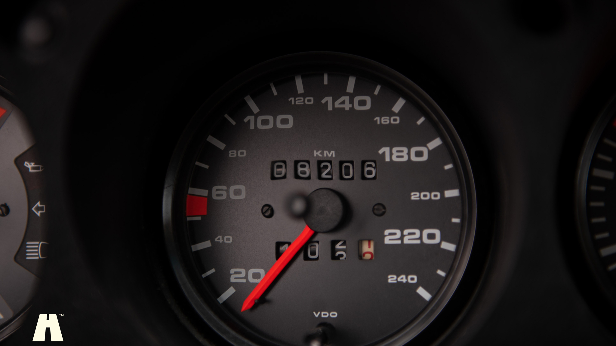 Interior image of 1981 Porsche 924 (19)