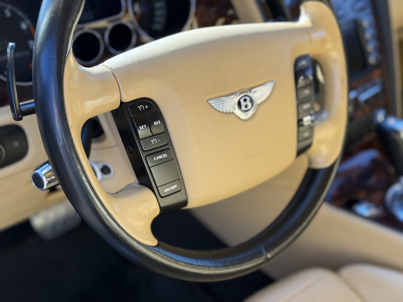 Interiörbild 2005 Bentley Flying Spur