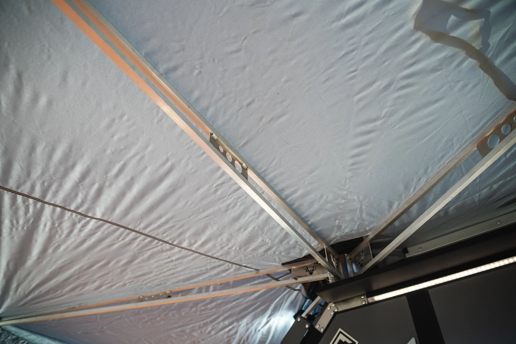 Exterior image of 2025 Northea Trailer Expedition Crawler 458i Offgrid-Camper (62)