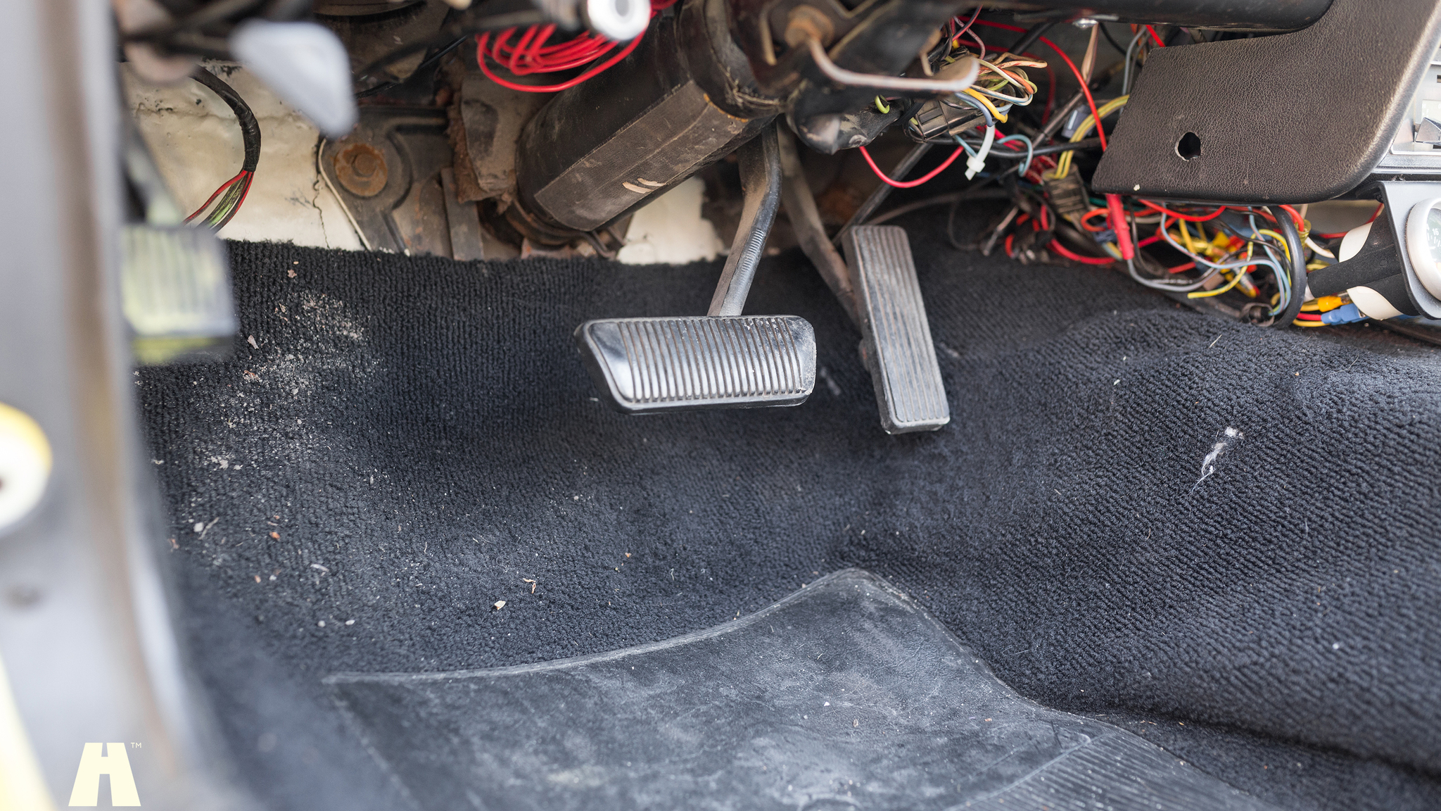 Interior image of 1971 Ford Mustang 429 Cabriolet (39)