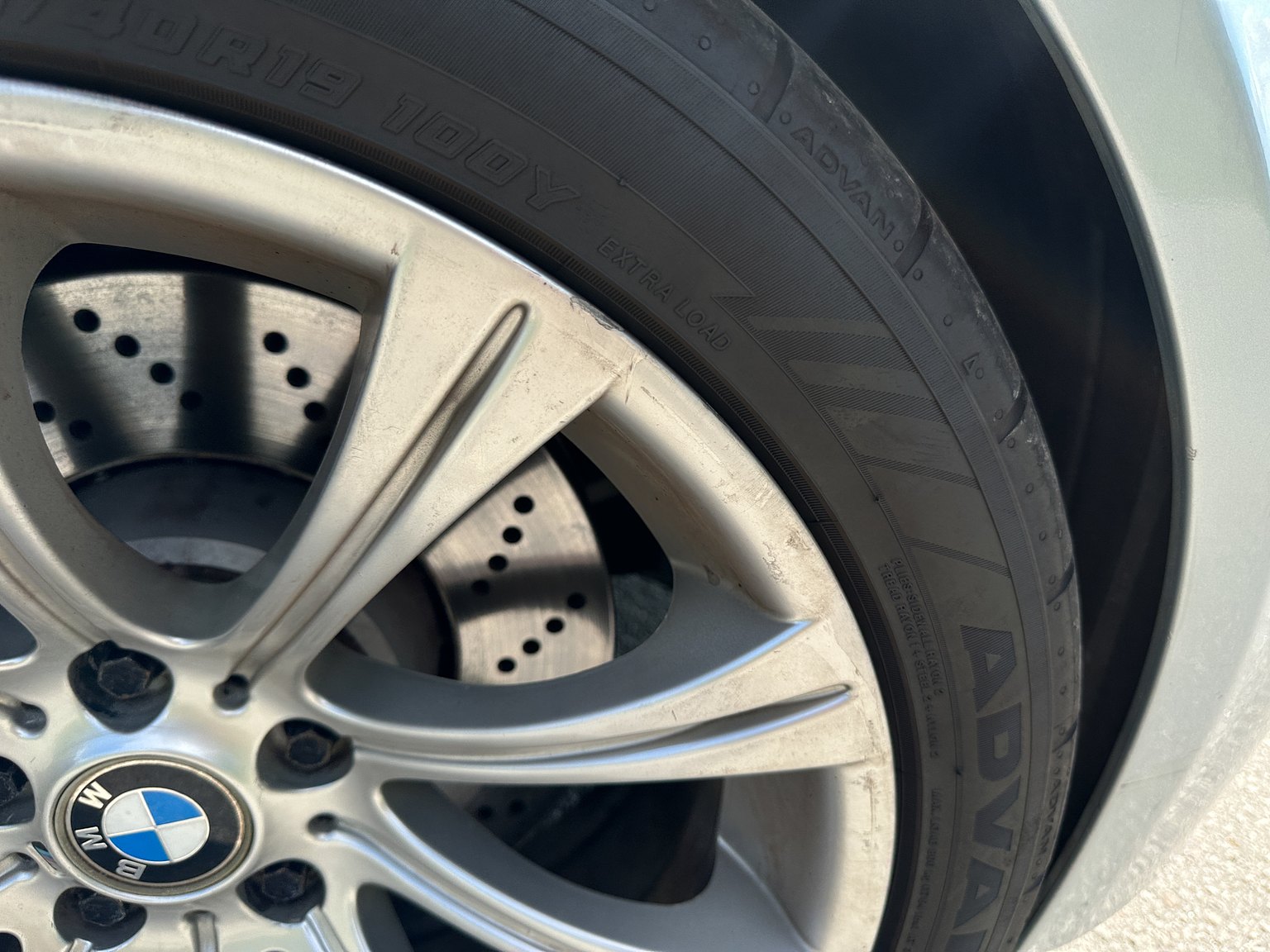 Exterior image of 2006 BMW E60 M5