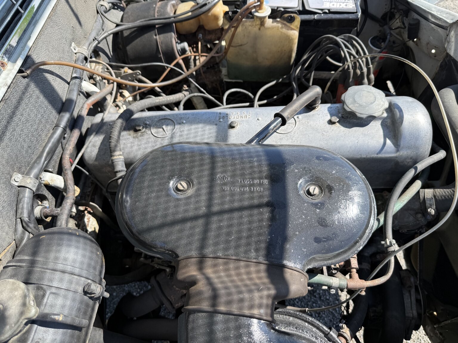 Image of 1967 Mercedes-Benz 230 Safari mechanics
