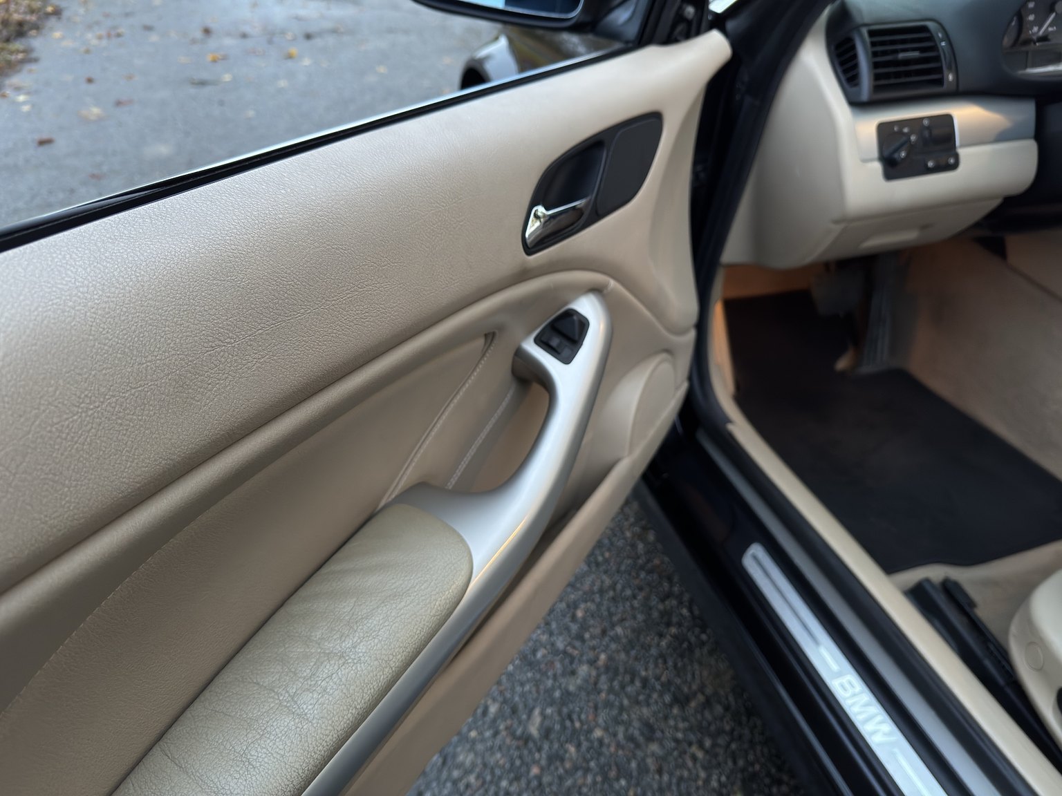 Interiörbild 2001 BMW 325IA CAB