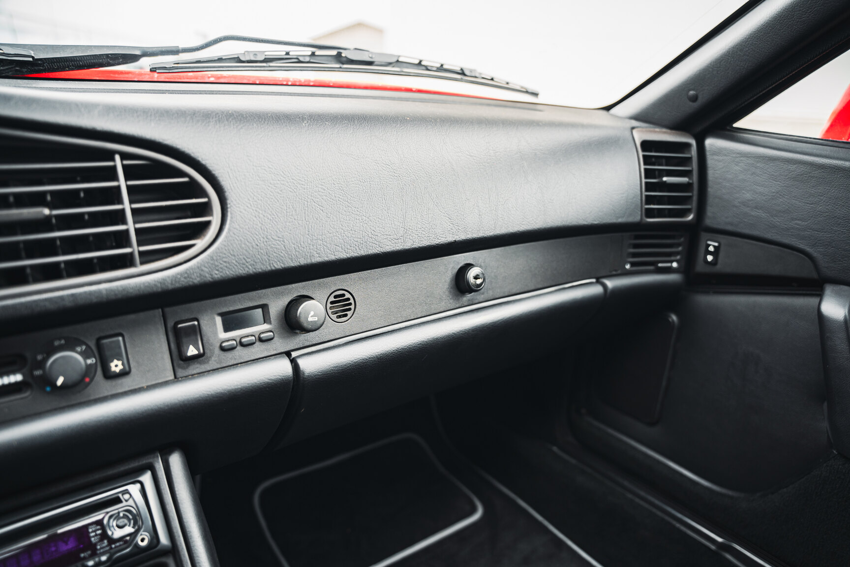 Interior image of 1990 Porsche 944 Turbo