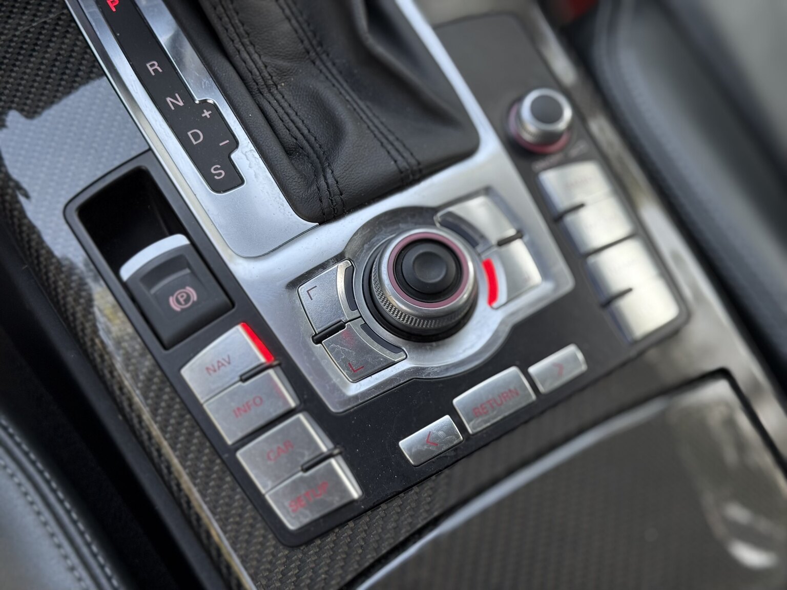 Interior image of 2010 Audi RS6 Avant V10 Quattro