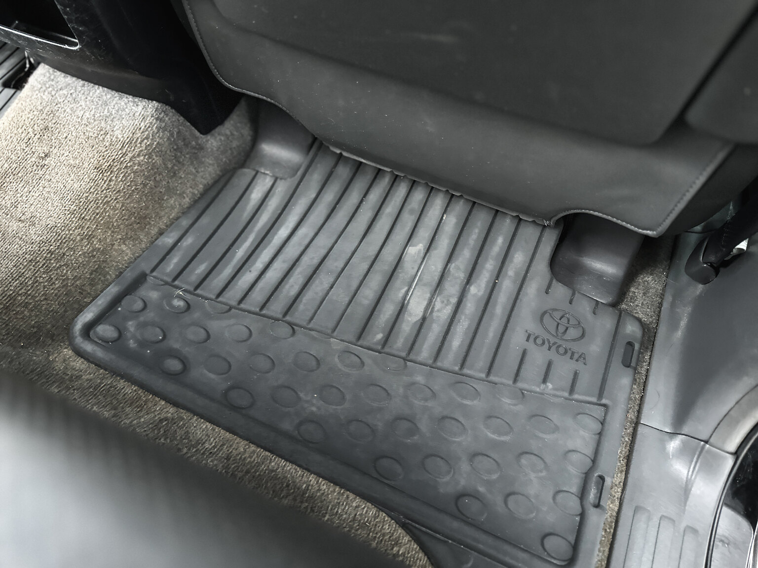 Innenraumfoto von 2004 Toyota Land Cruiser