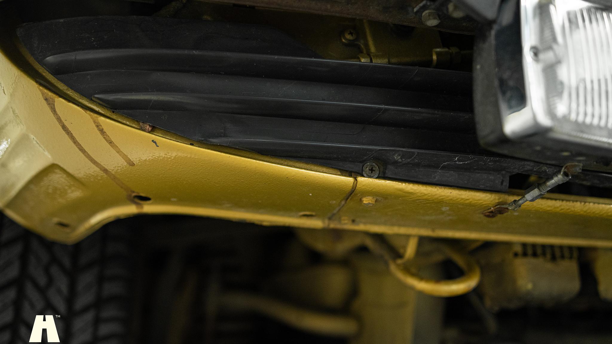 Exterior image of 1975 Mercedes SL 350