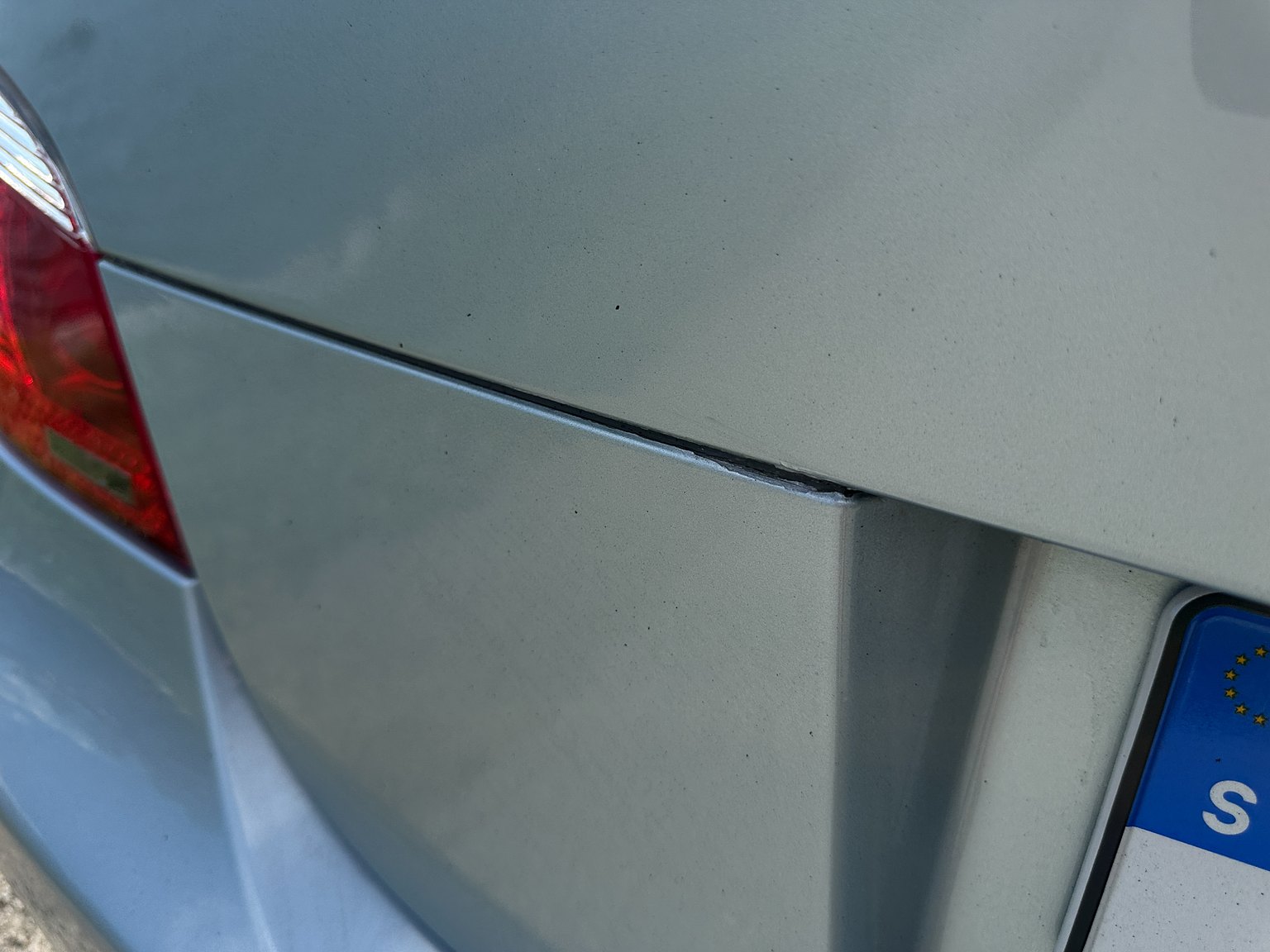 Exterior image of 2006 BMW E60 M5