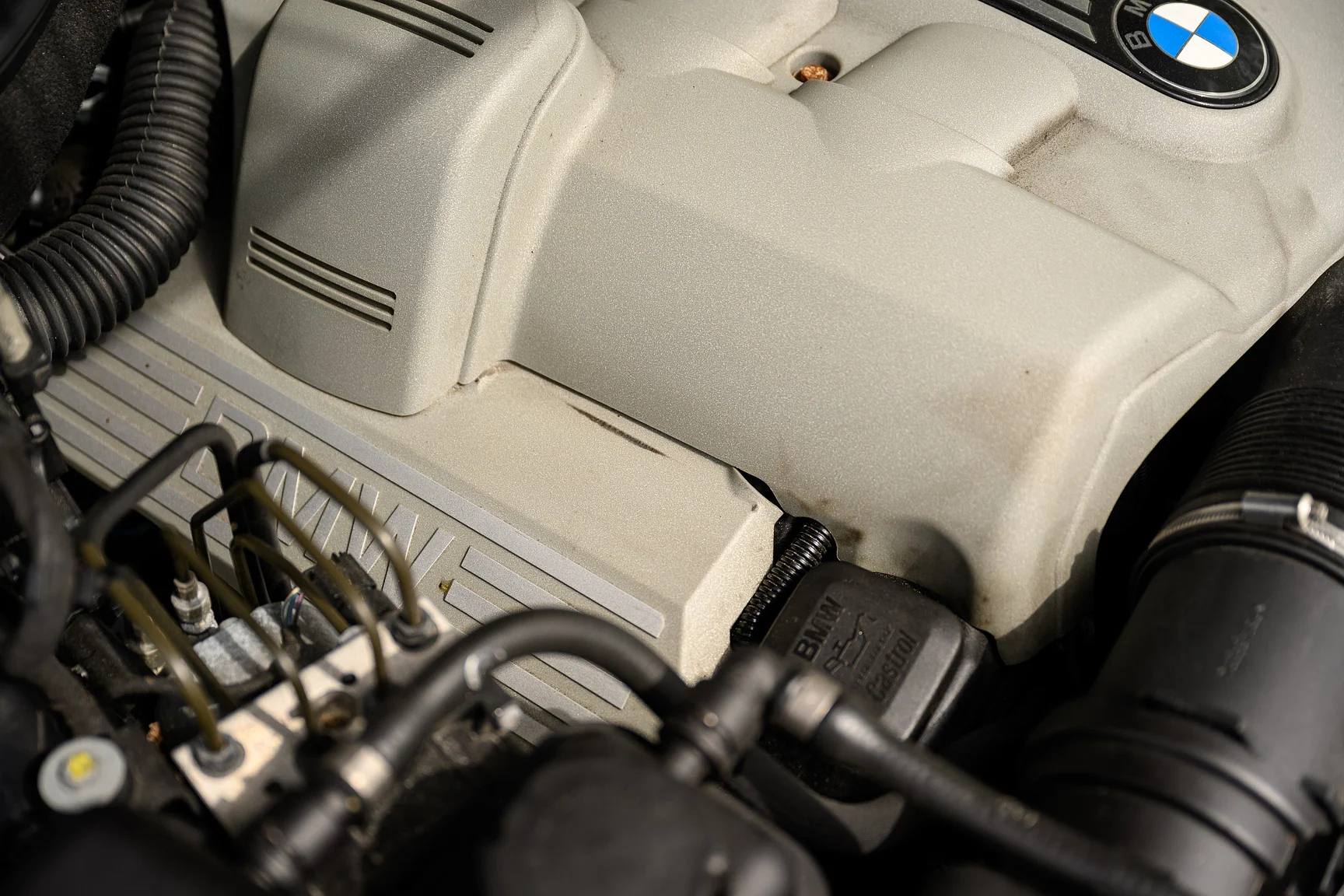 Image of 2001 BMW 745i (10) mechanics