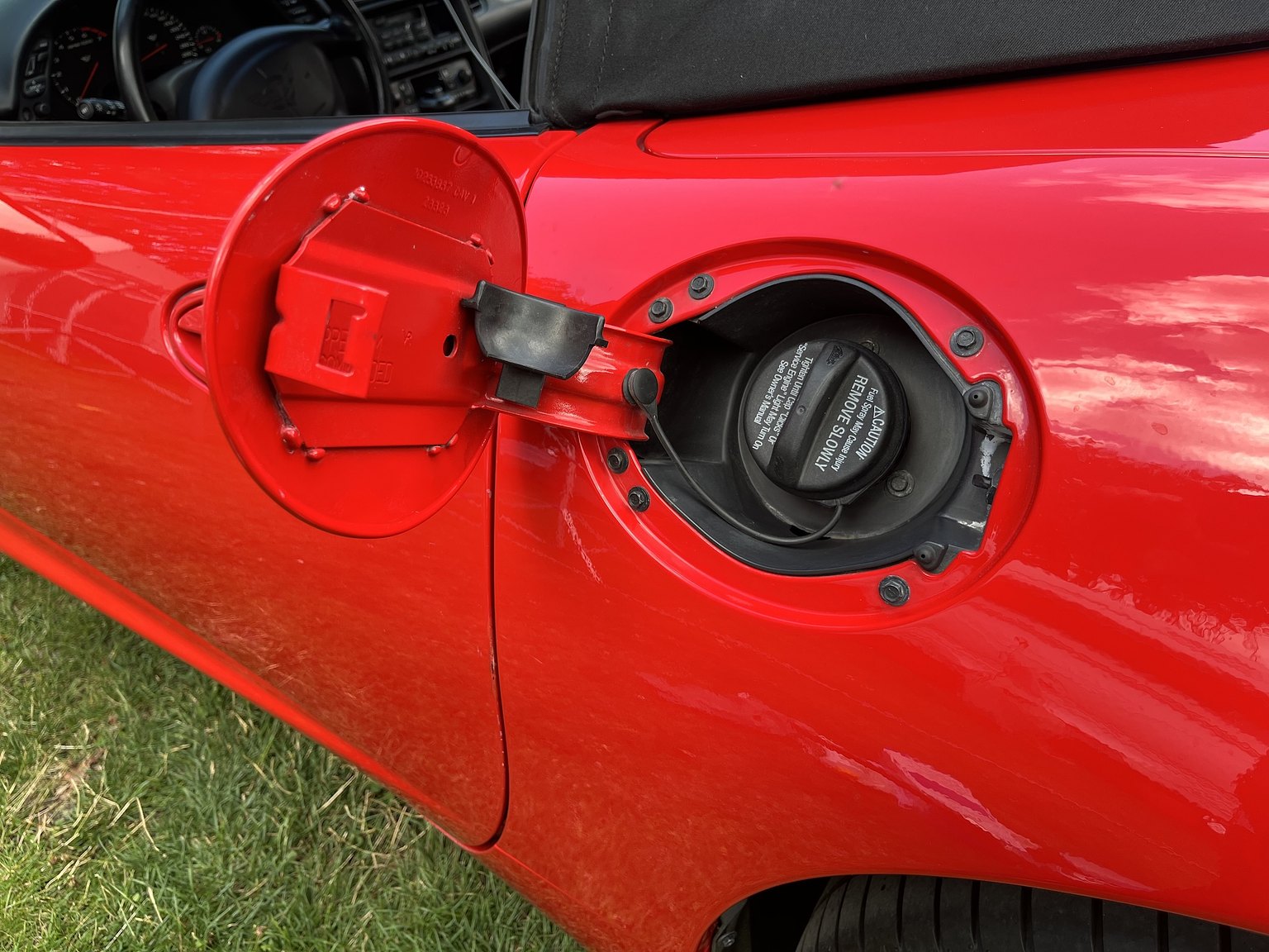 Exterior image of 2000 Chevrolet Corvette Cabriolet