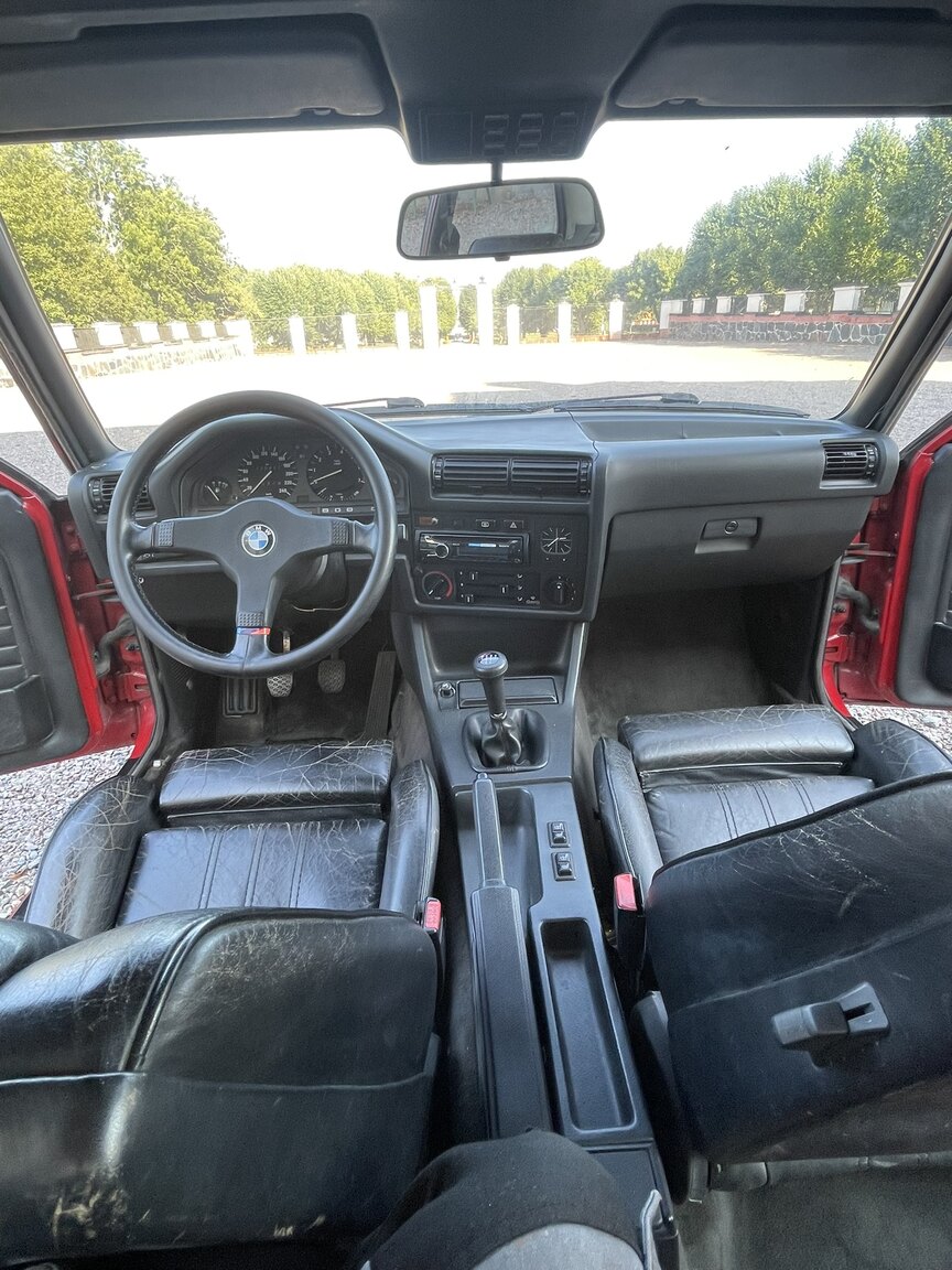 Interiörbild 1987 BMW 320i