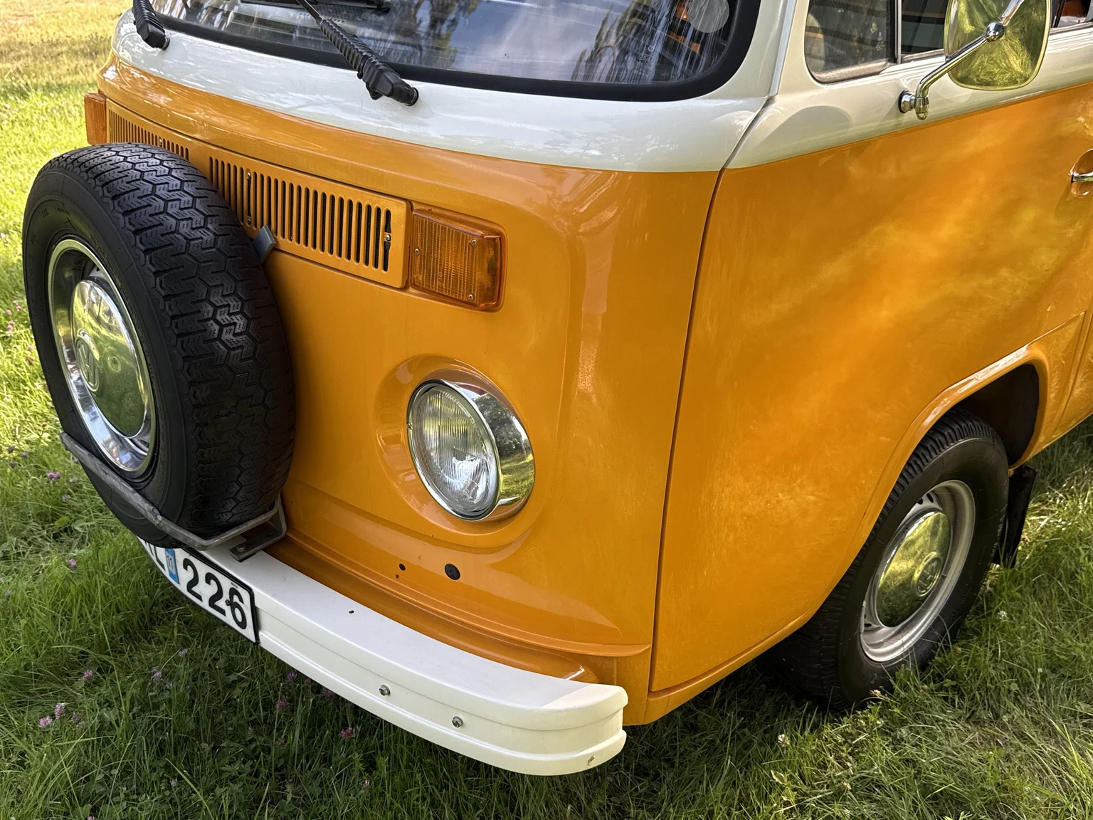 Aussenfoto 1975 Volkswagen Transporter Campervan (23)