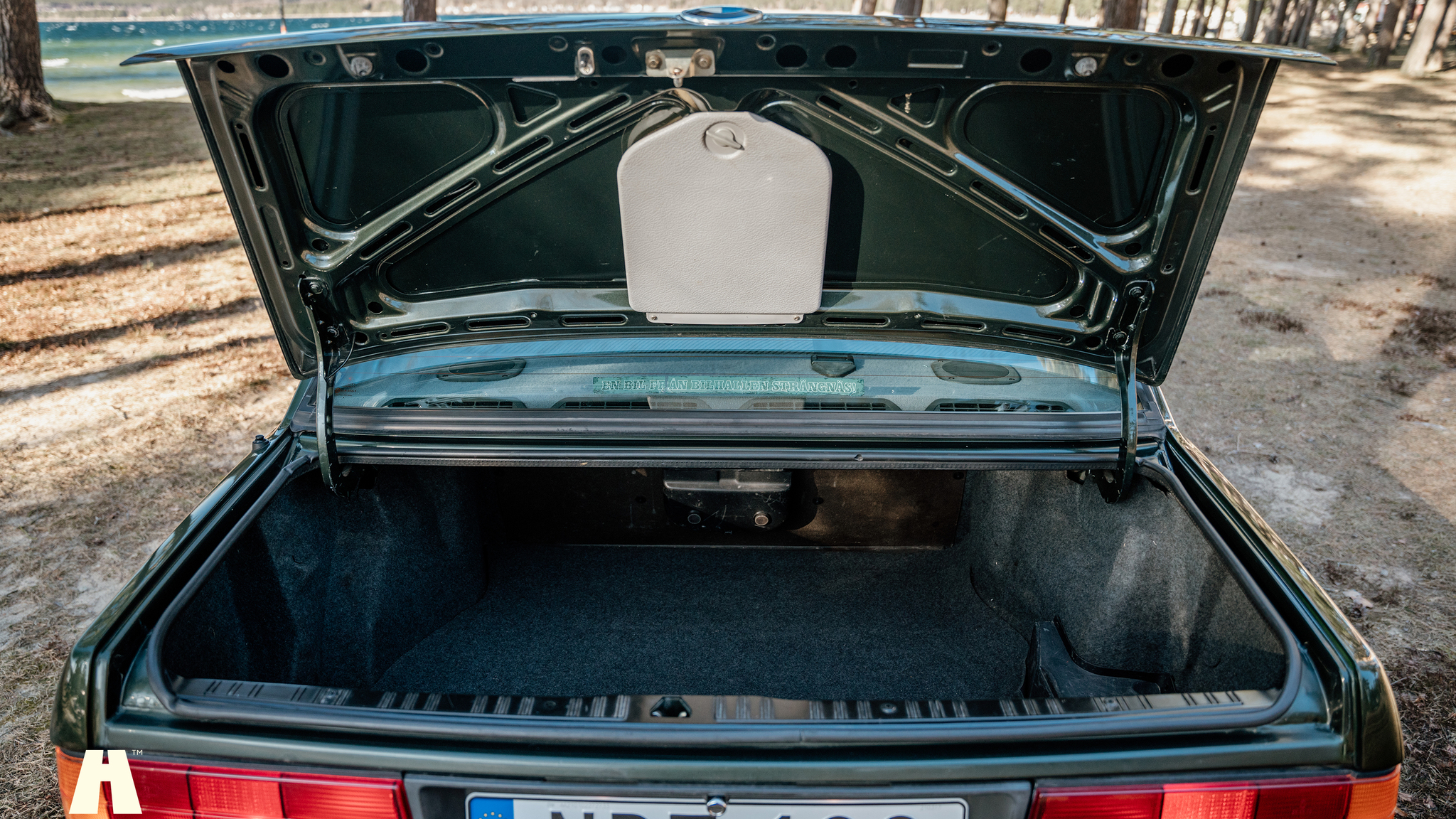 Interior image of 1988 BMW 325 Coupé (23)