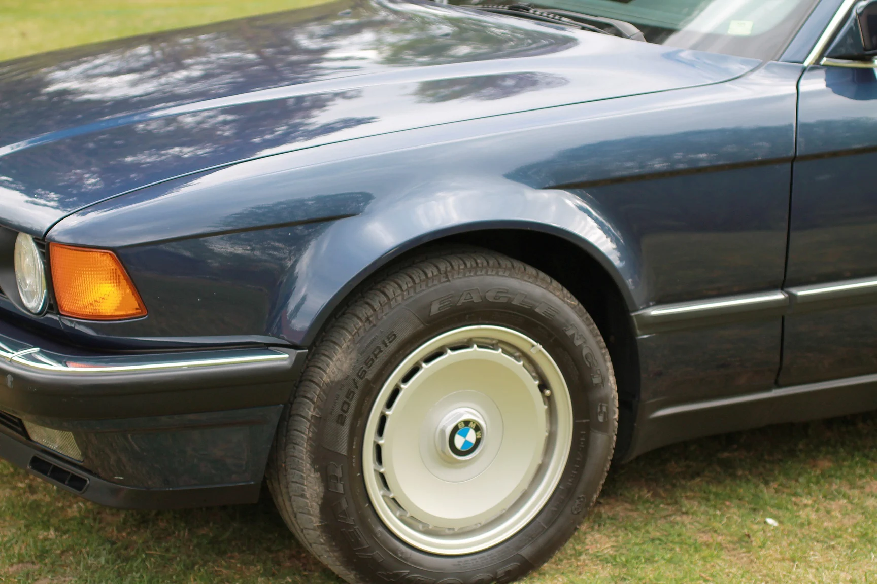 Exteriörbild på 1989 BMW 750iA (54)