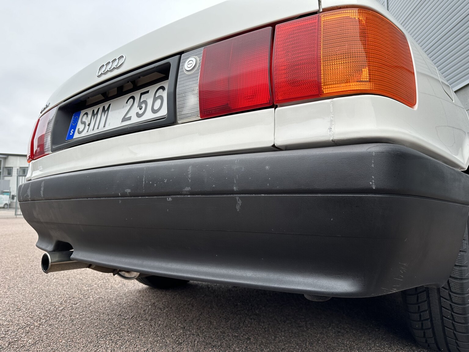 Exteriörbild på 1988 Audi 80 (47)