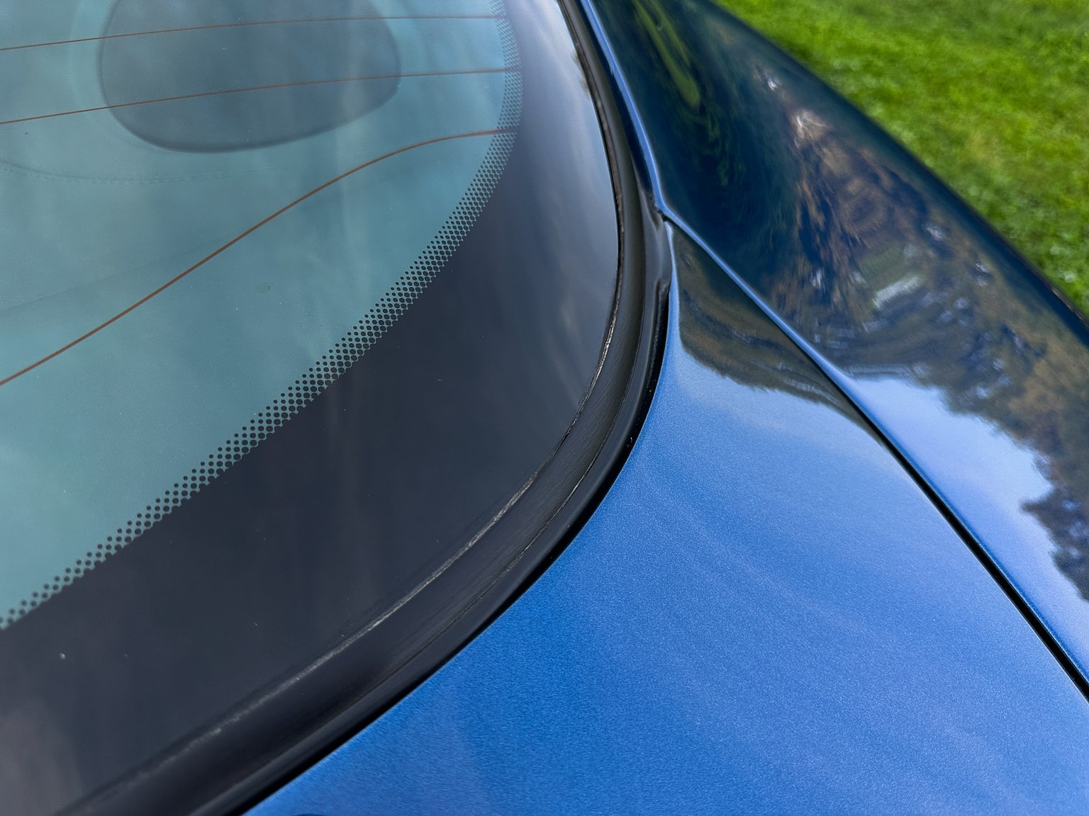 Exterior image of 2000 Maserati 3200 GT