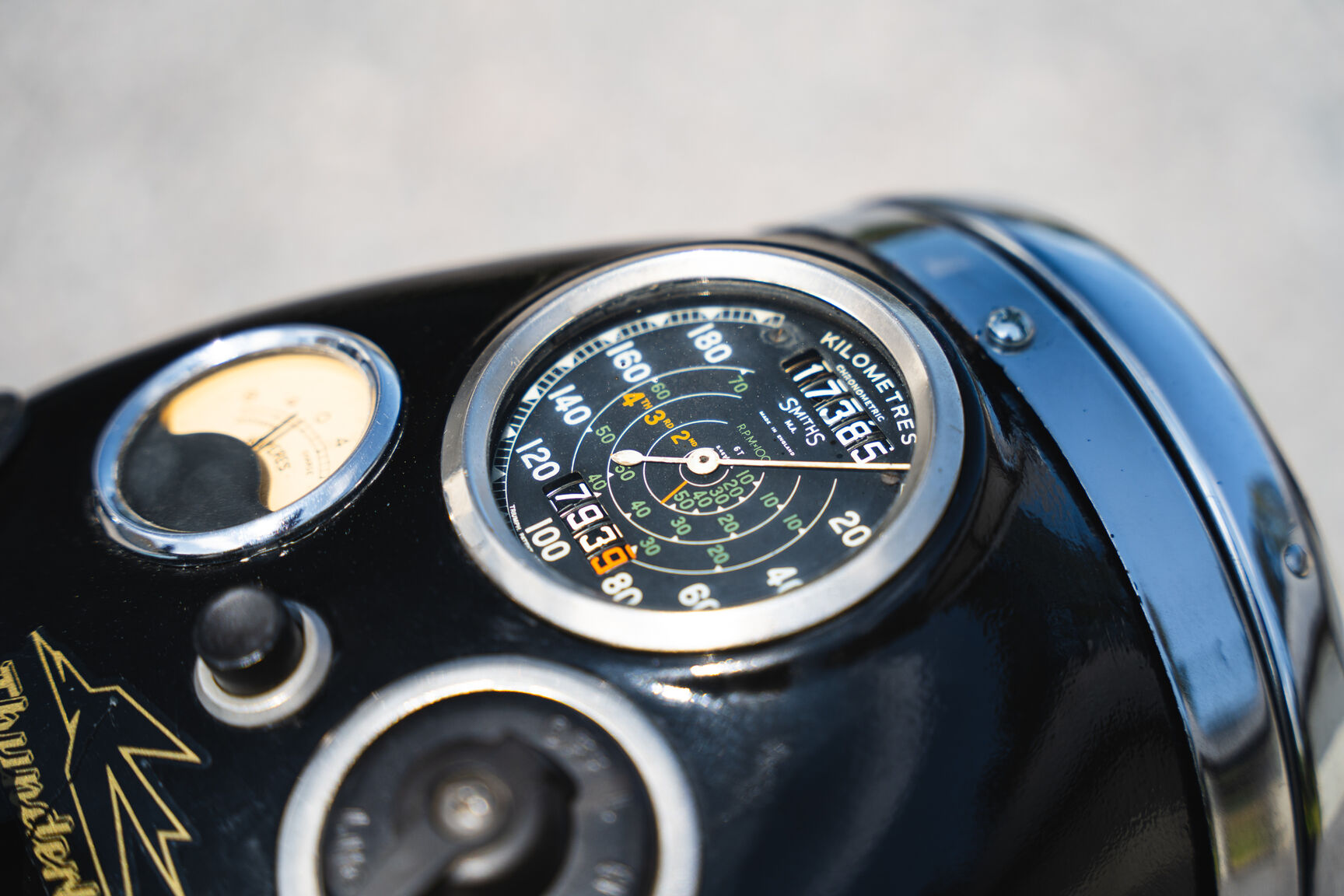 Aussenfoto 1956 Triumph Thunderbird (40)