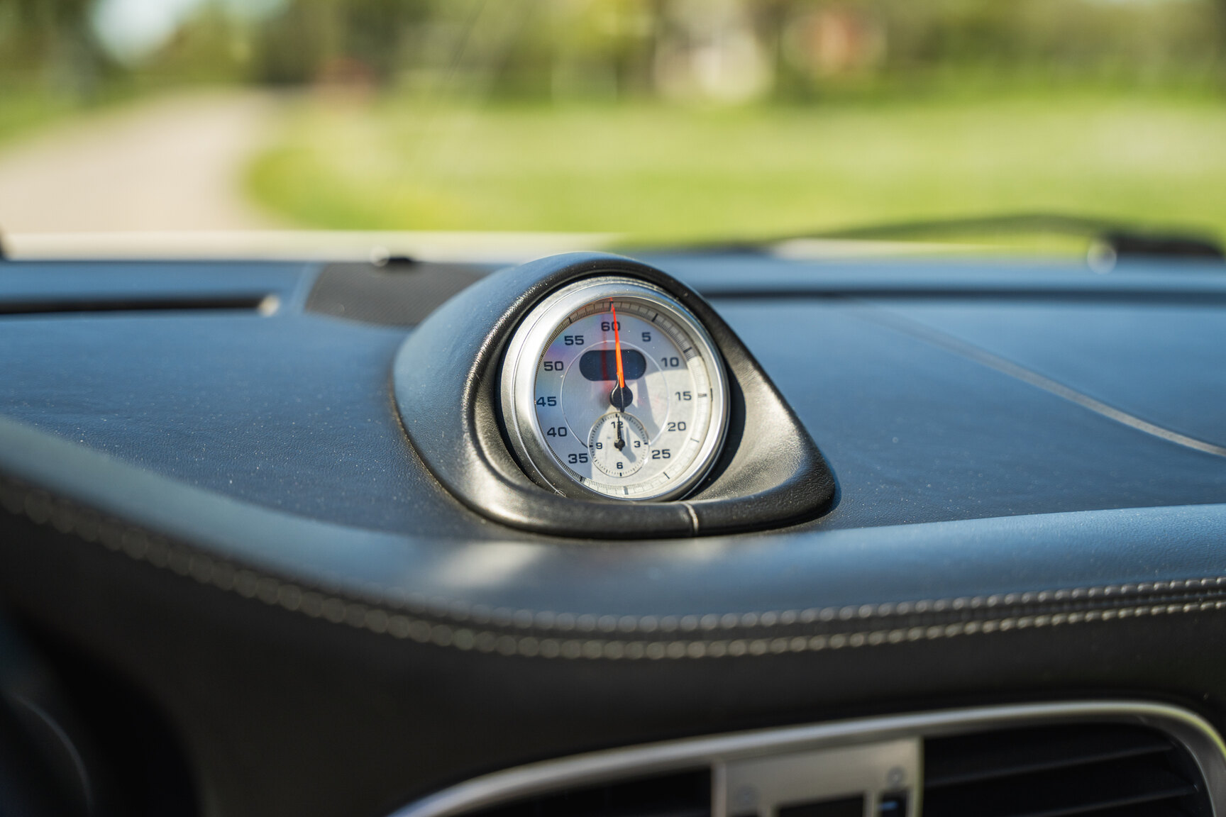 Interior image of 2008 Porsche 911 Turbo Cabriolet (33)