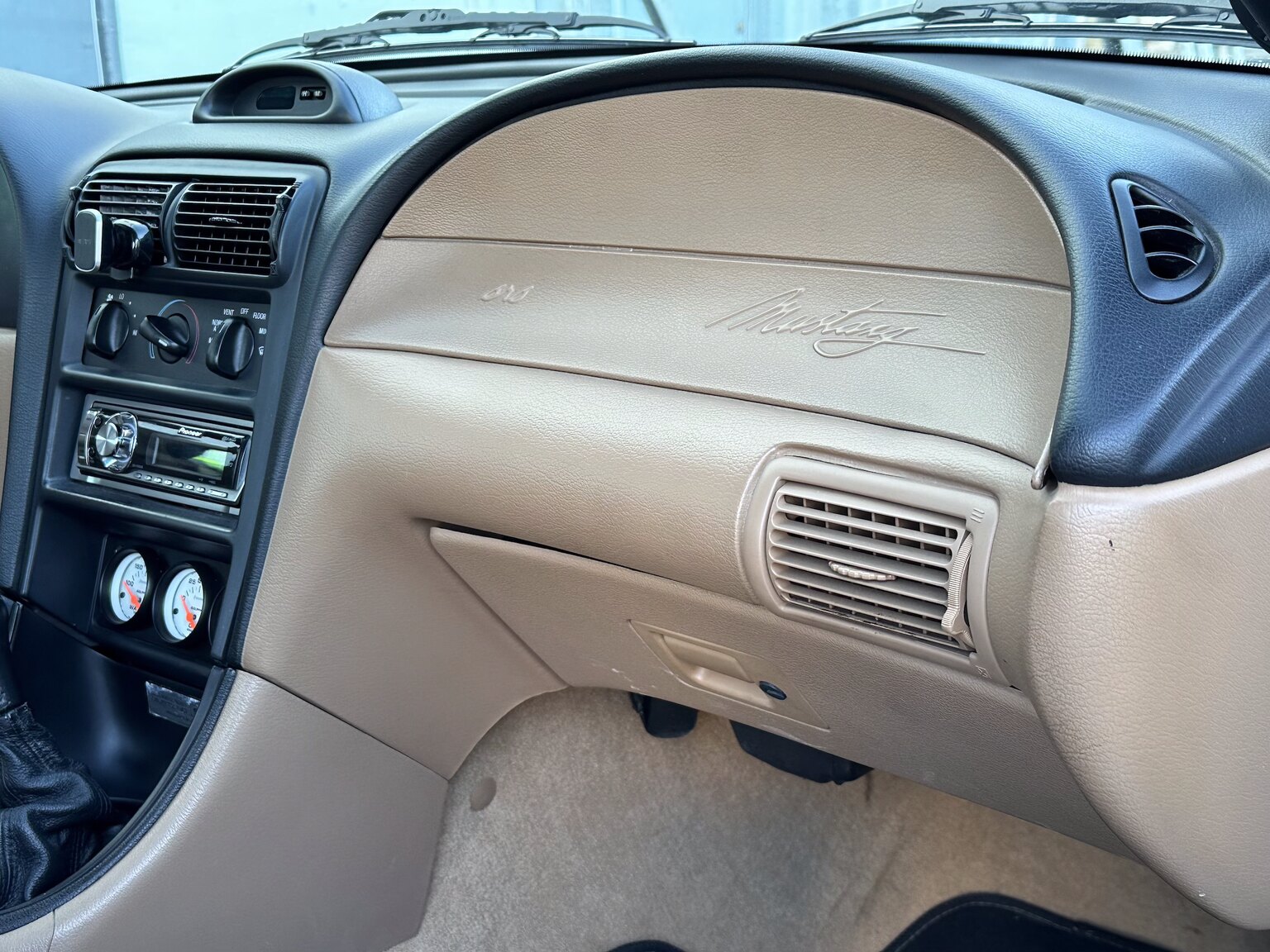 Interior image of 1997 Ford Mustang Saleen S-281 Cobra