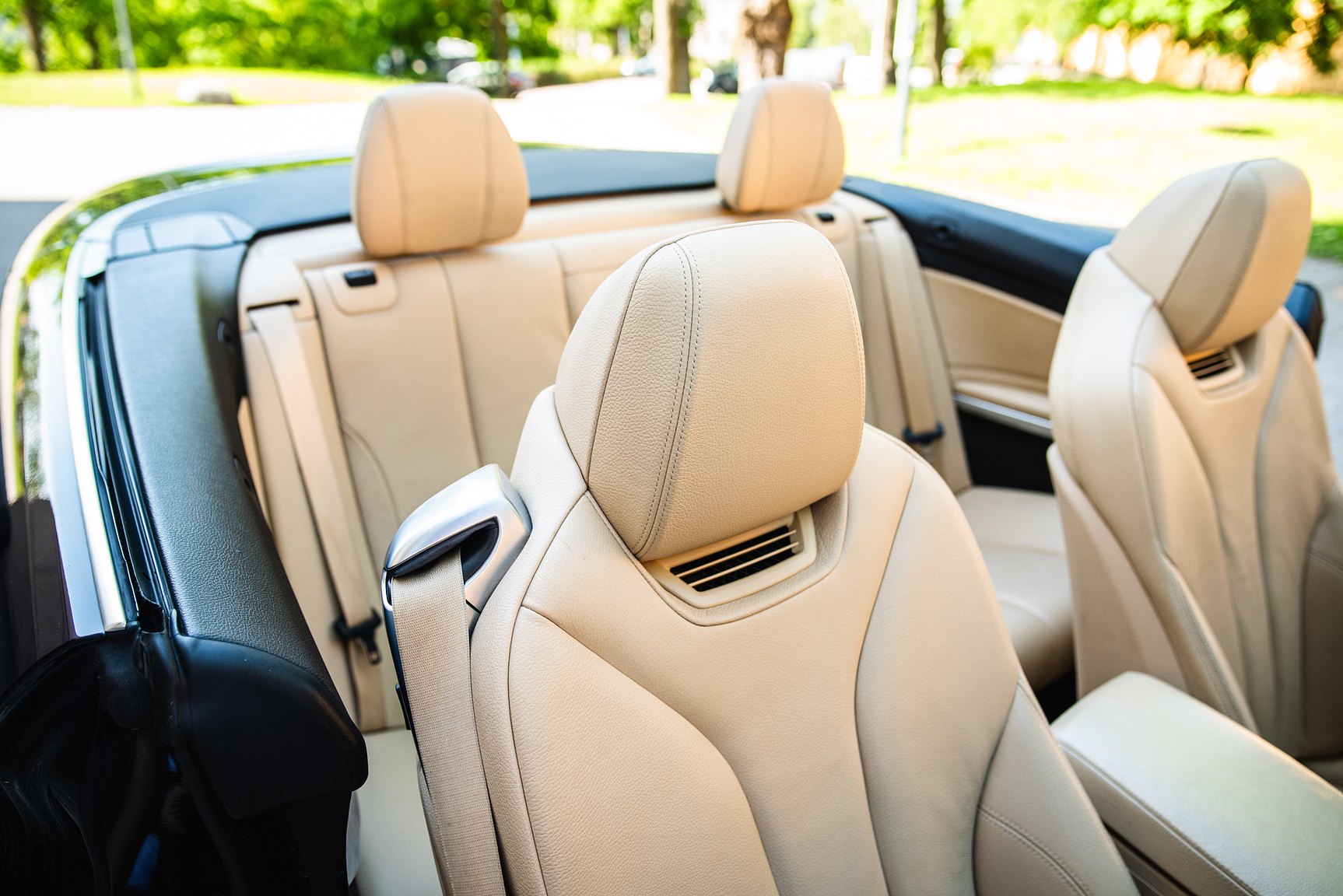 Interior image of 2018 BMW 430i xDrive Convertible