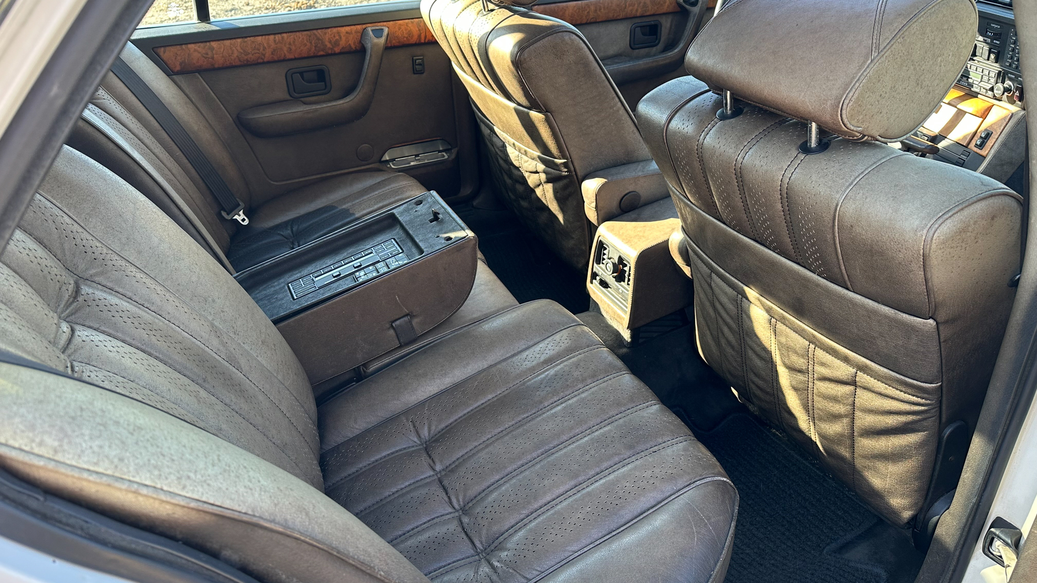 Interiörbild 1984 BMW 745i Executive Automat