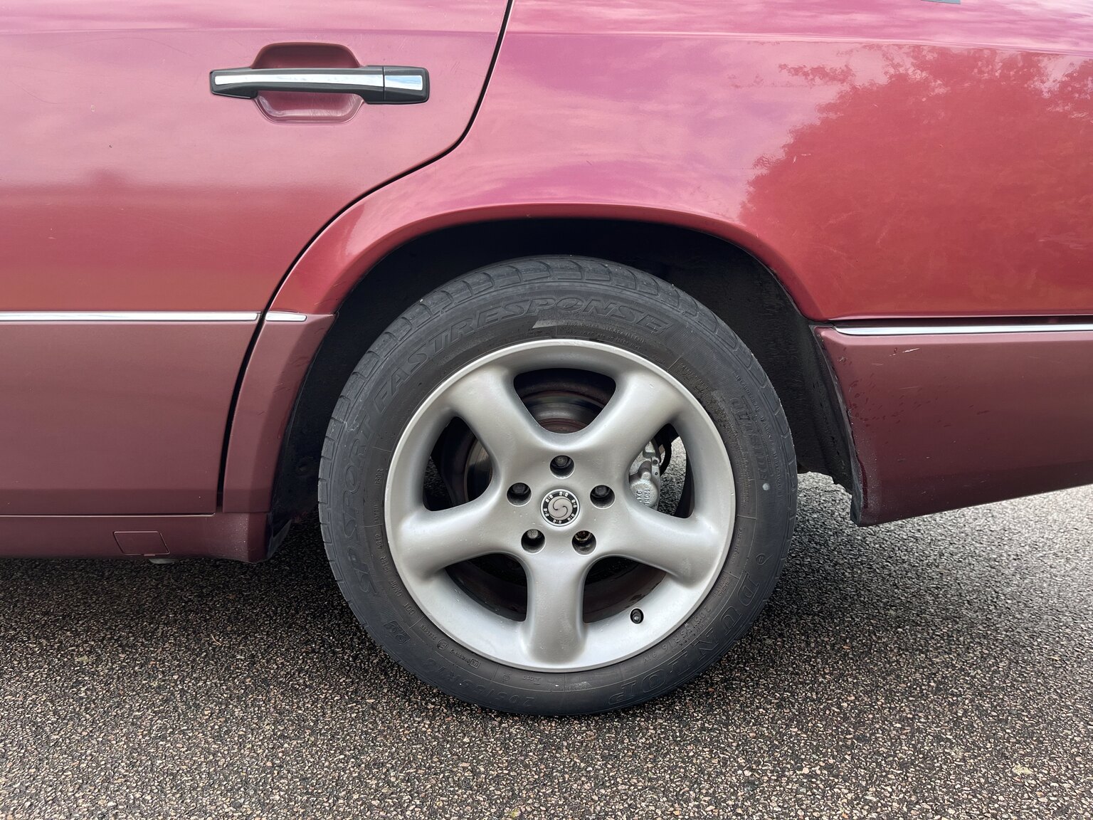 Exterior image of 1990 Mercedes-Benz 230 E