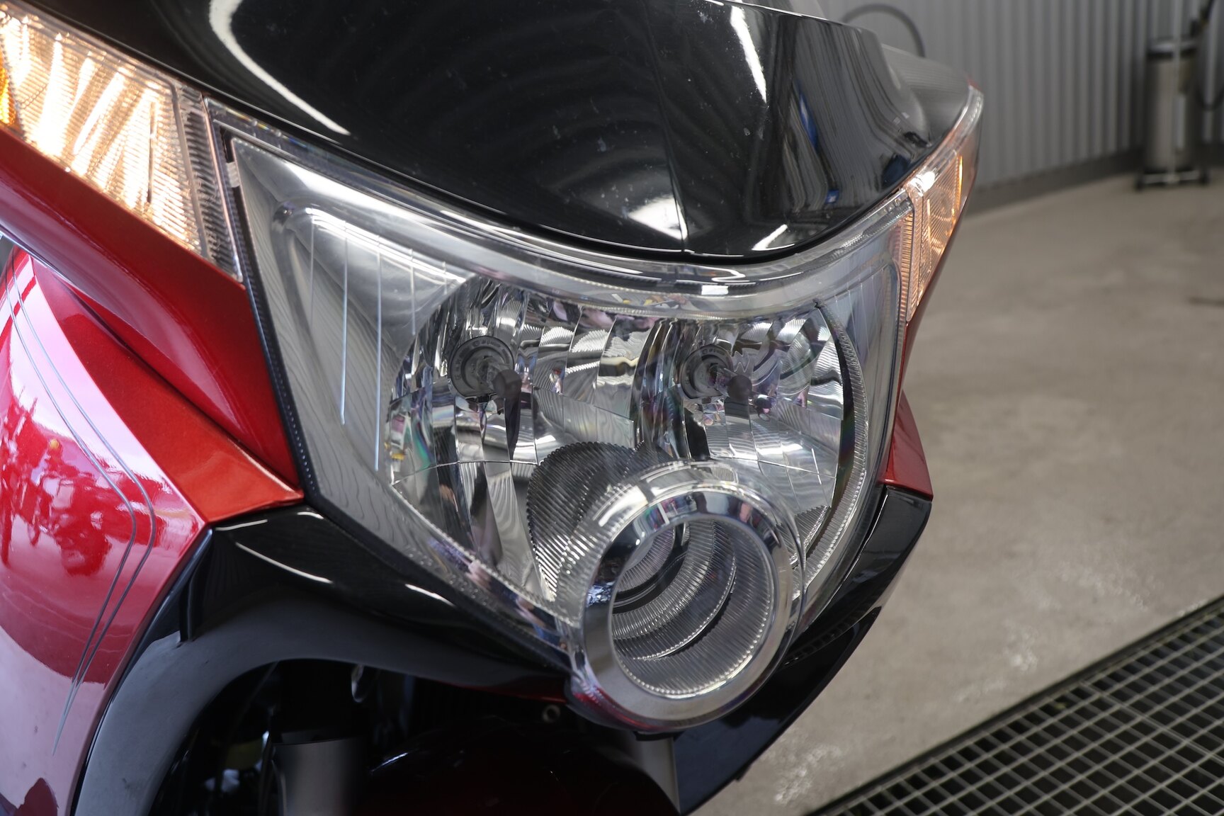 Exterior image of 2015 Victory Vision