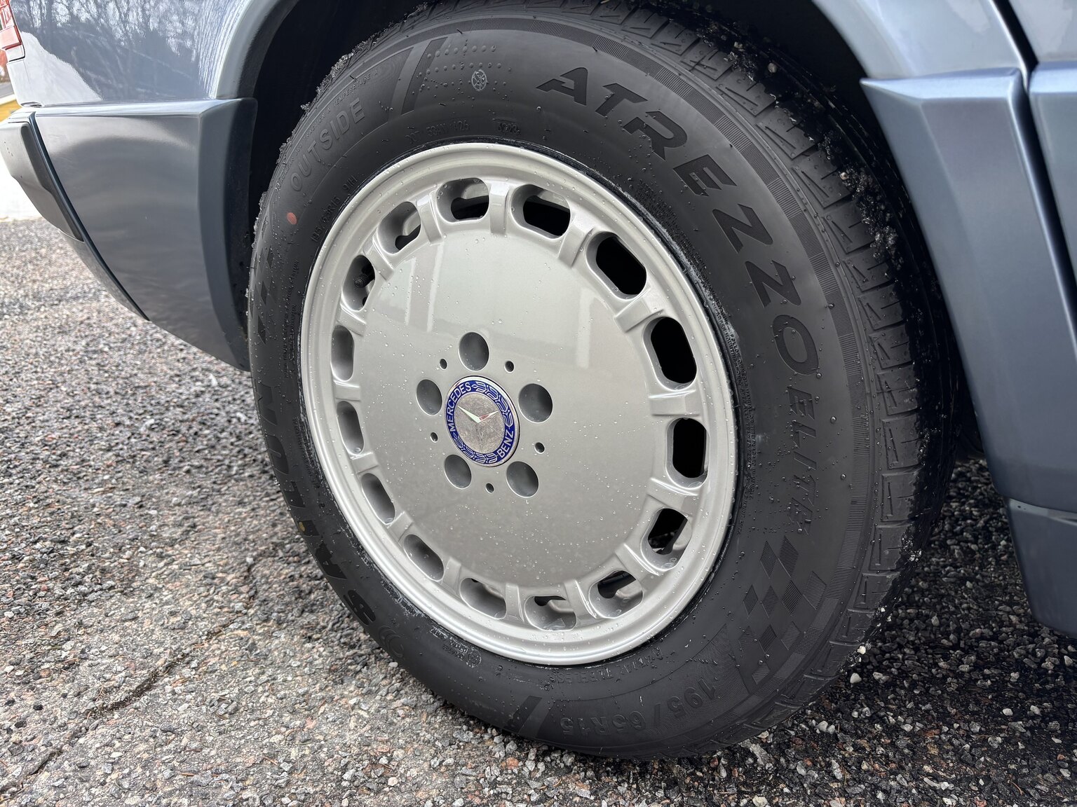 Exteriörbild på 1992 Mercedes-Benz 190 D