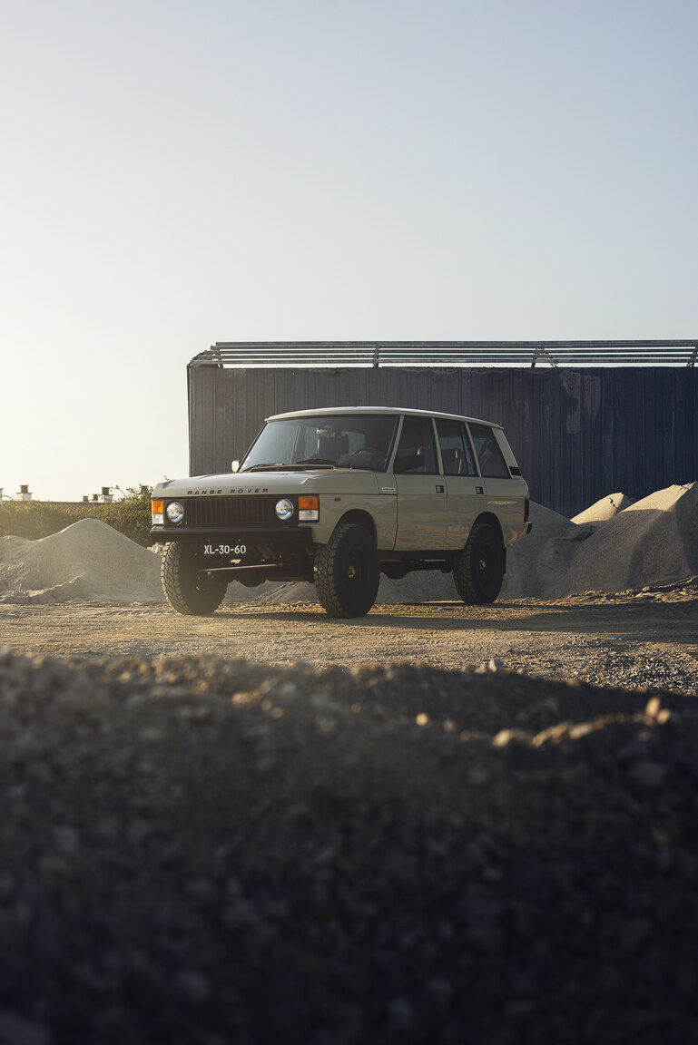 Exteriörbild på 1991 Range Rover Restomod